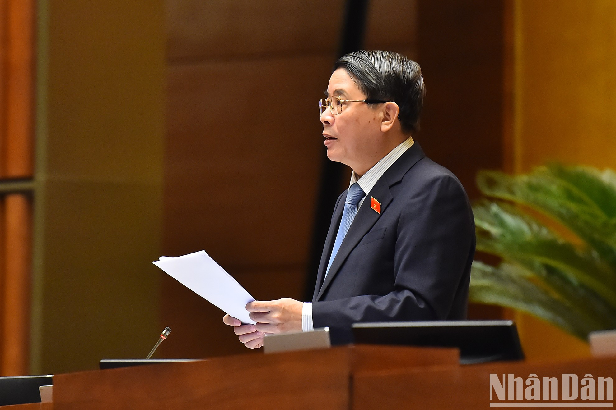 El vicepresidente de la Asamblea Nacional Nguyen Duc Hai pronuncia un discurso de clausura de la sesión de debate.