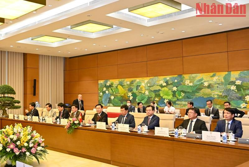 Delegados vietnamitas en el encuento.