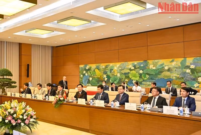 Delegados vietnamitas en el encuento.