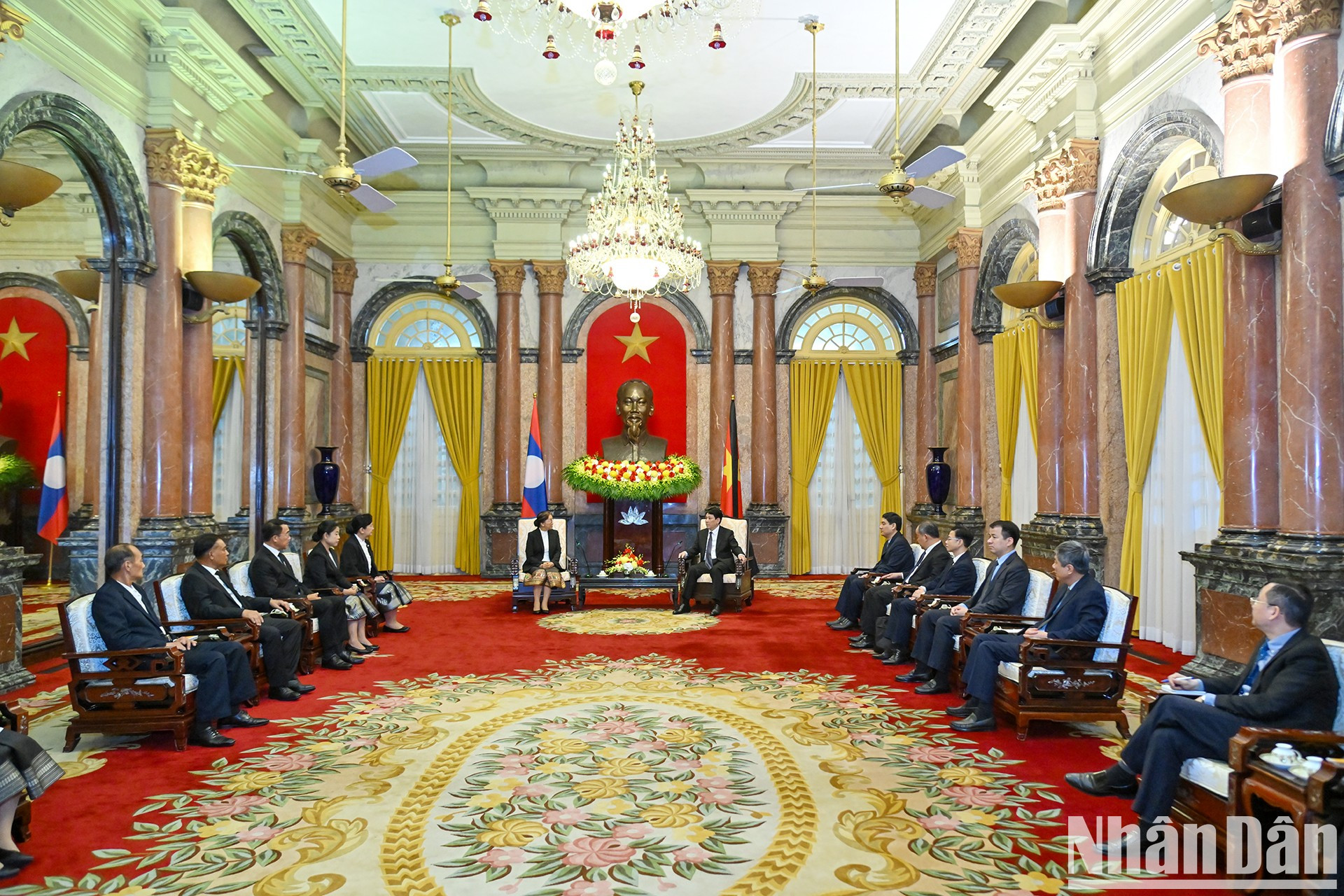 Vista de la reunión. Vista de la reunión.