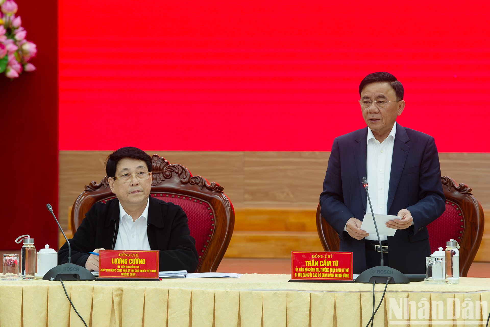 Cam Tu interviene en el evento.