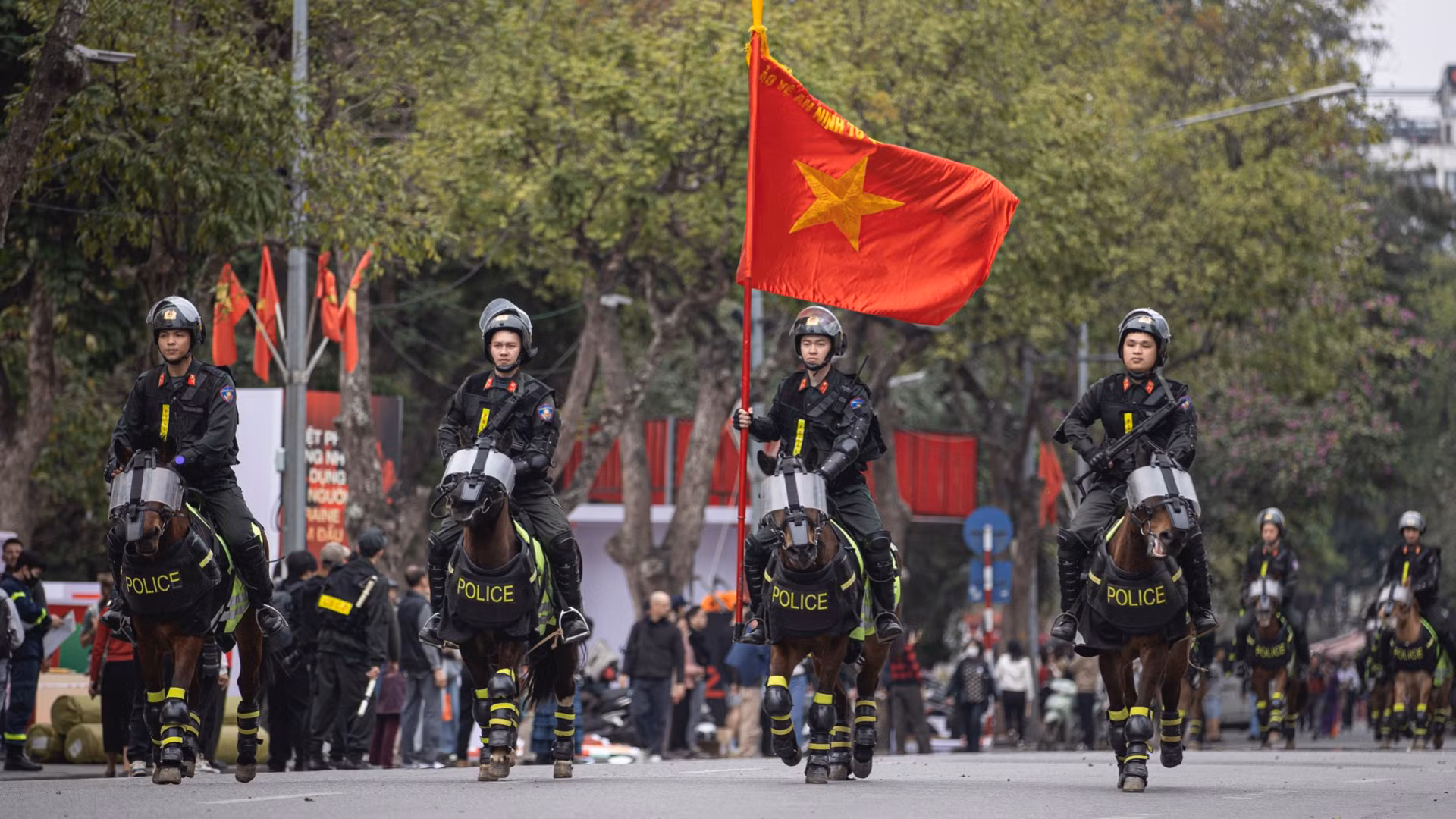 [Foto] Ensayo para el programa por el 80 aniversario del Día Tradicional de la Policía Popular de Vietnam