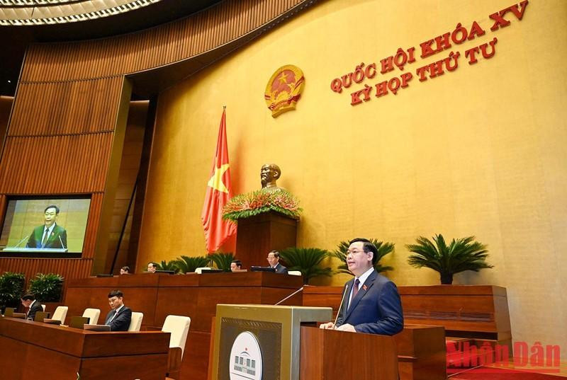 El presidente de la Asamblea Nacional, Vuong Dinh Hue, pronuncia el discurso de apertura del evento.