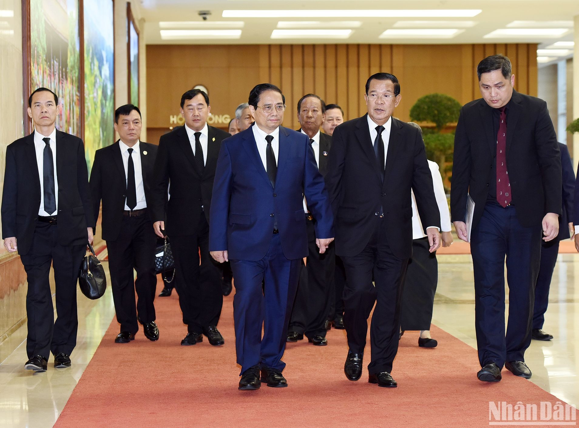 El premier Pham Minh Chinh recibe a la delegación camboyana.
