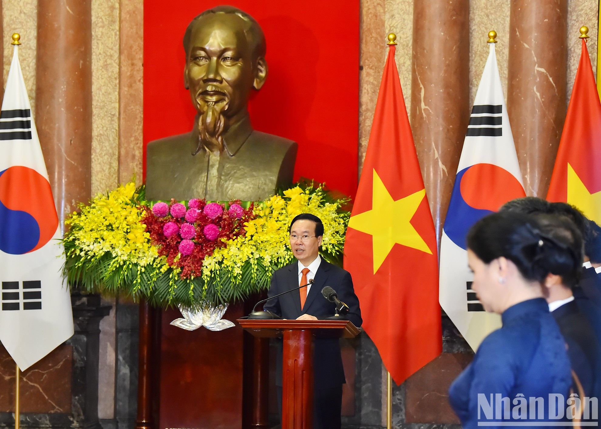 Vo Van Thuong habla en la conferencia de prensa. Vo Van Thuong habla en la conferencia de prensa.