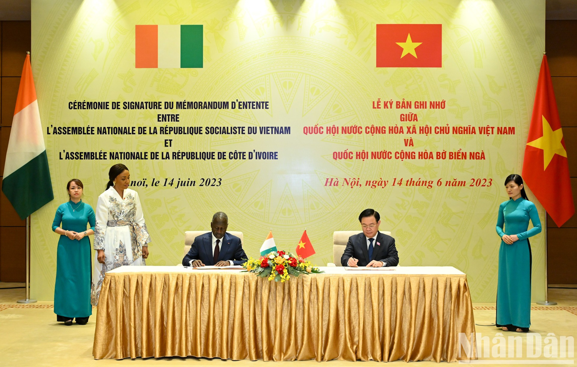 Las partes firman un Memorando de Entendimiento entre las dos Asambleas Nacionales.