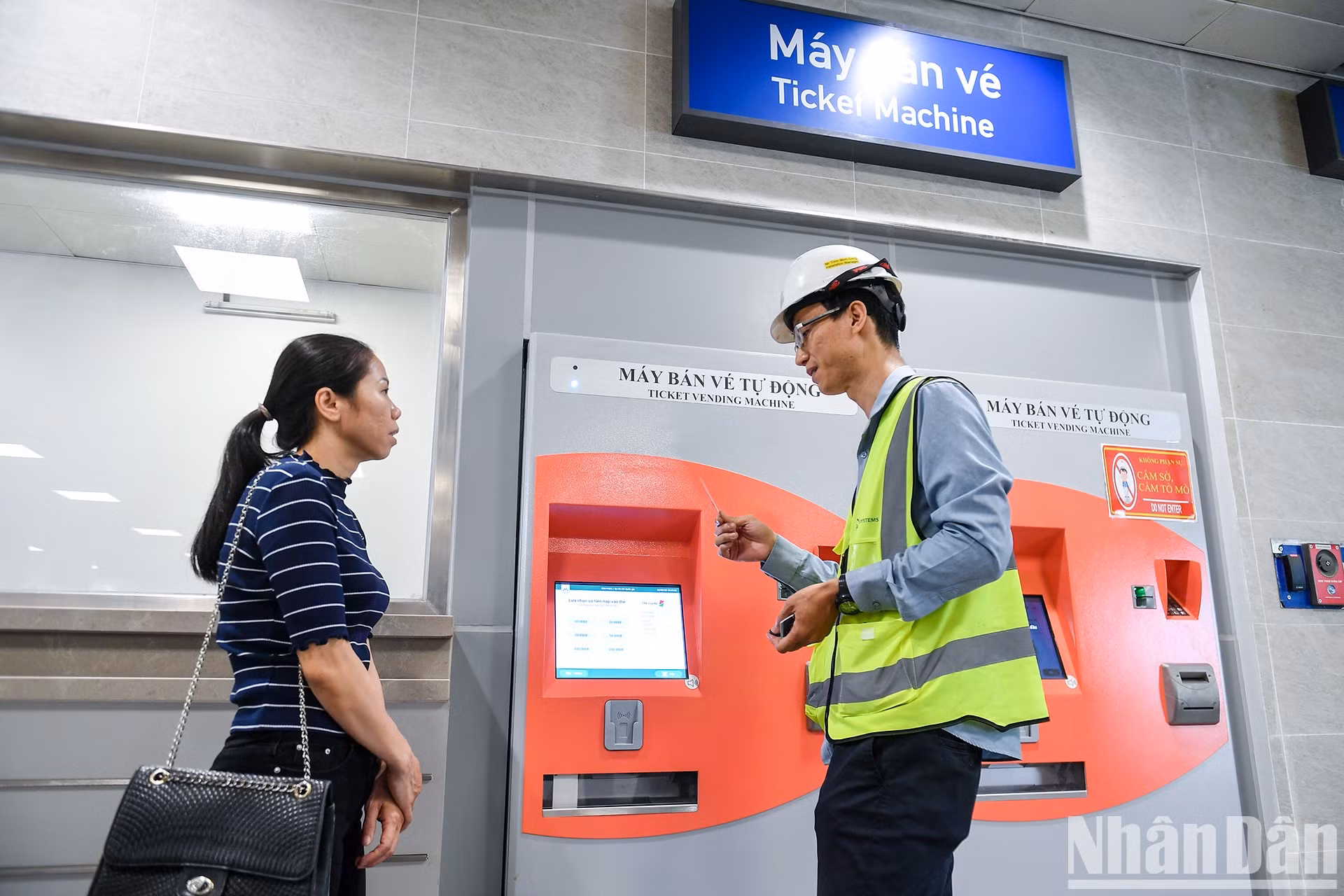 El sistema de recogida y emisión de billetes está instalado en el piso de transferencia.