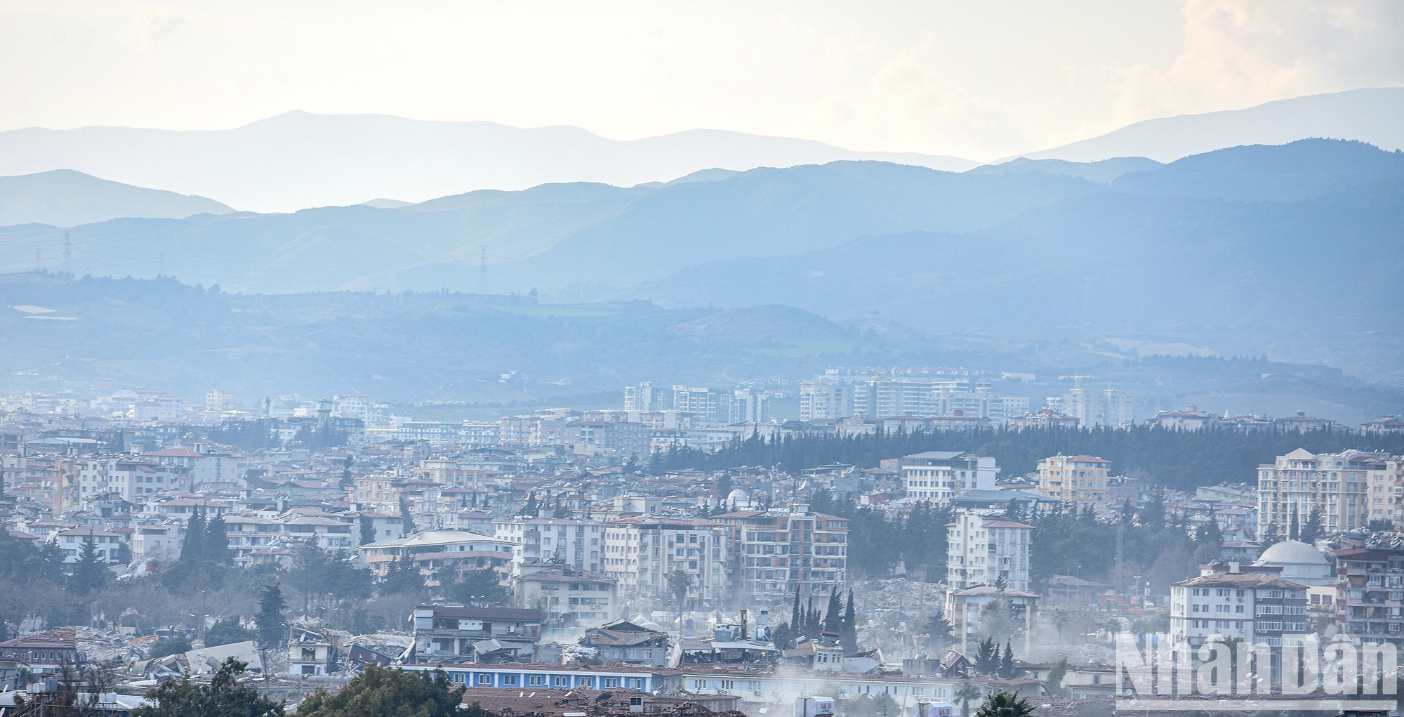 Dos semanas después del devastador sismo, la ciudad turca de Antioquía está enfrascada en superar las consecuencias. Dos semanas después del devastador sismo, la ciudad turca de Antioquía está enfrascada en superar las consecuencias.