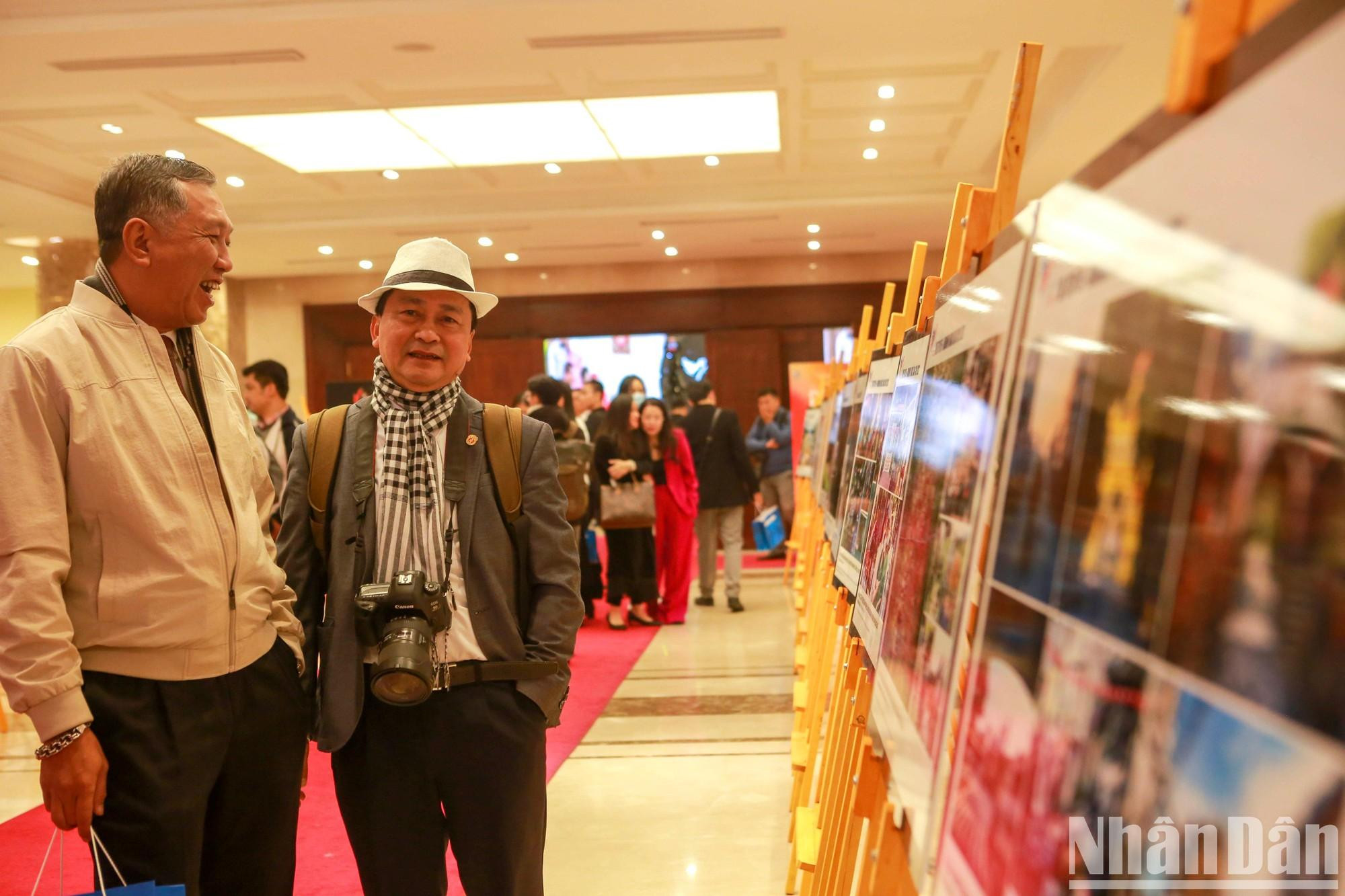 Esta edición del premio atrajo a más de 200 autores con miles de fotos.