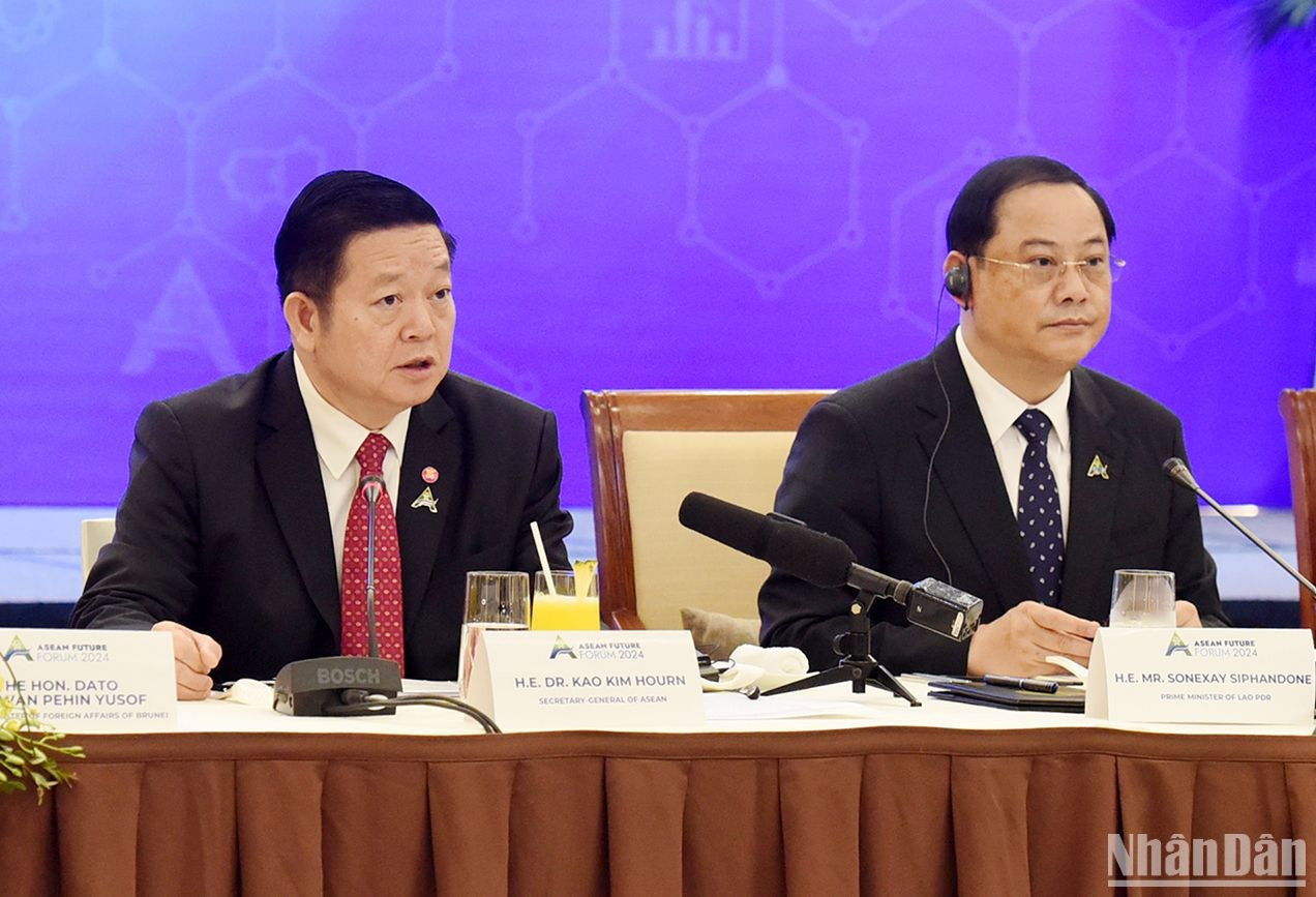 El secretario general de la Asean Kao Kim Hourn interviene en la cita. El secretario general de la Asean Kao Kim Hourn interviene en la cita.