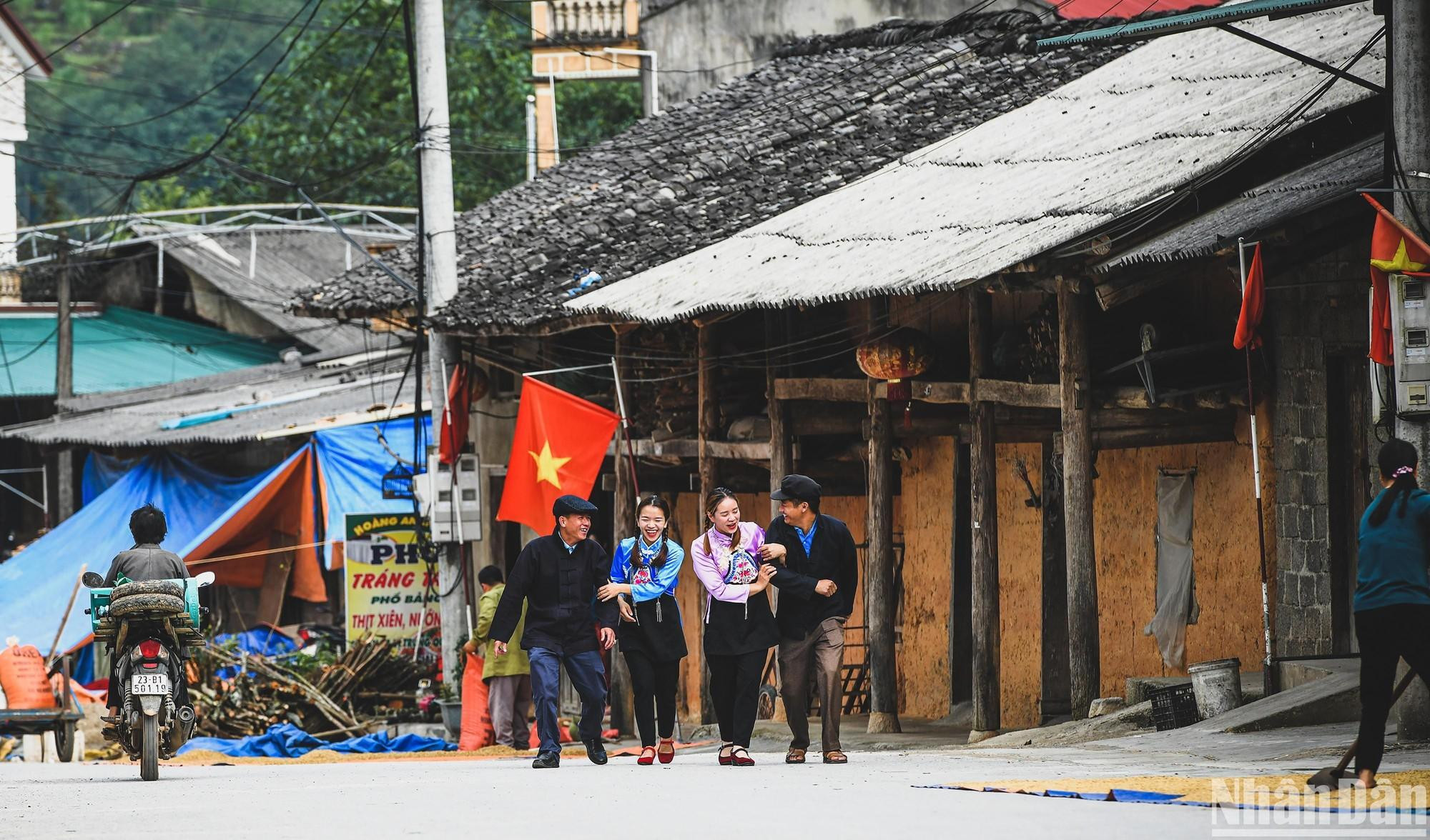 Al experimentar la vida cotidiana aquí, el visitante se siente transportado a un pueblo lejano en el pasado.