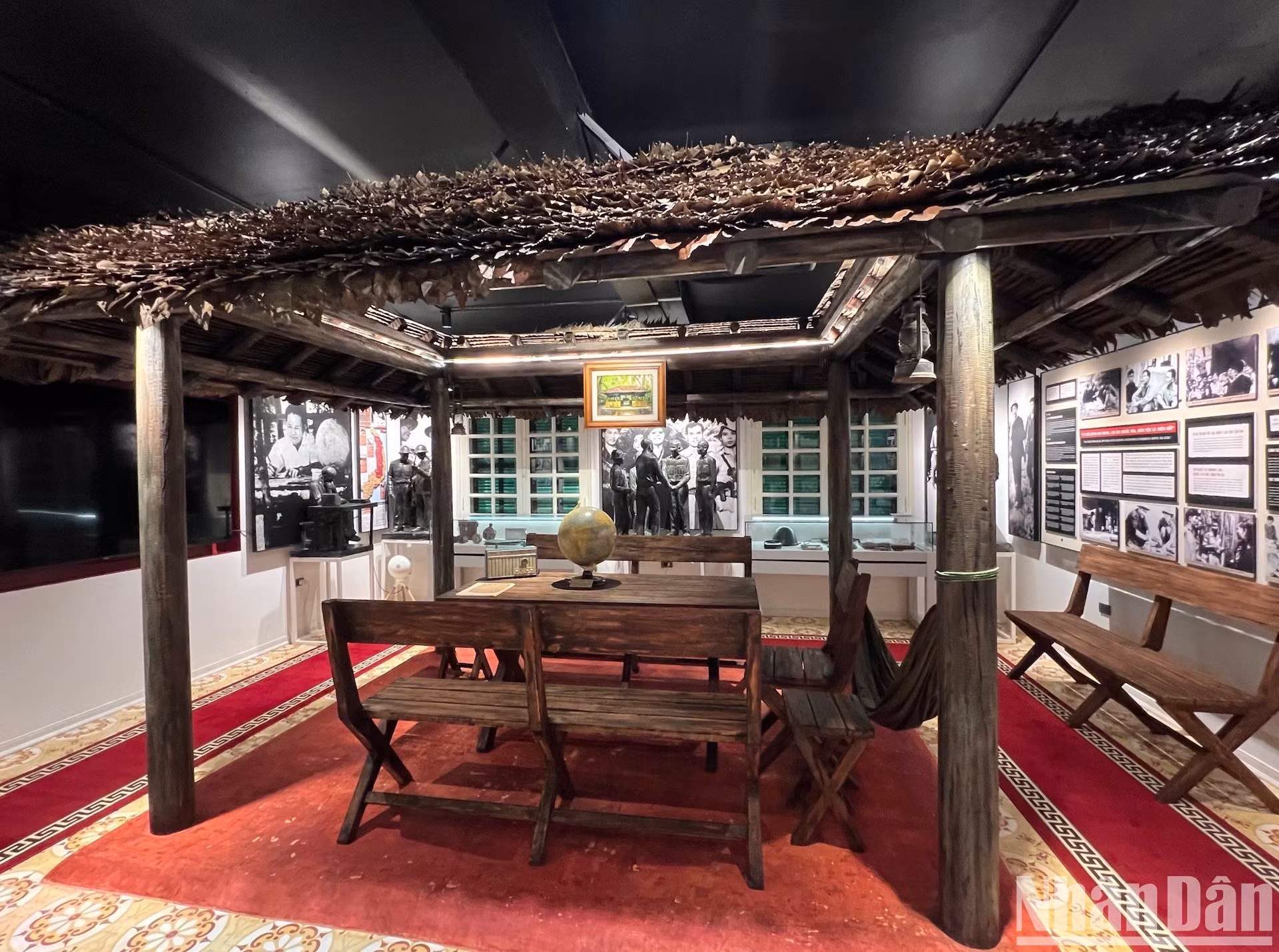 Una réplica de la cabina de trabajo del general en la zona de resistencia.