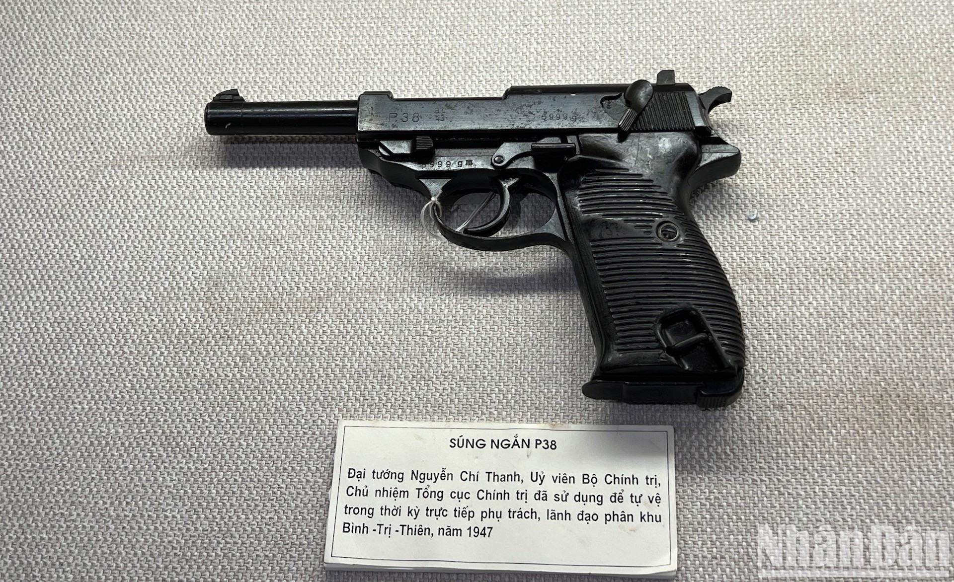 Pistola del General Nguyen Chi Thanh.