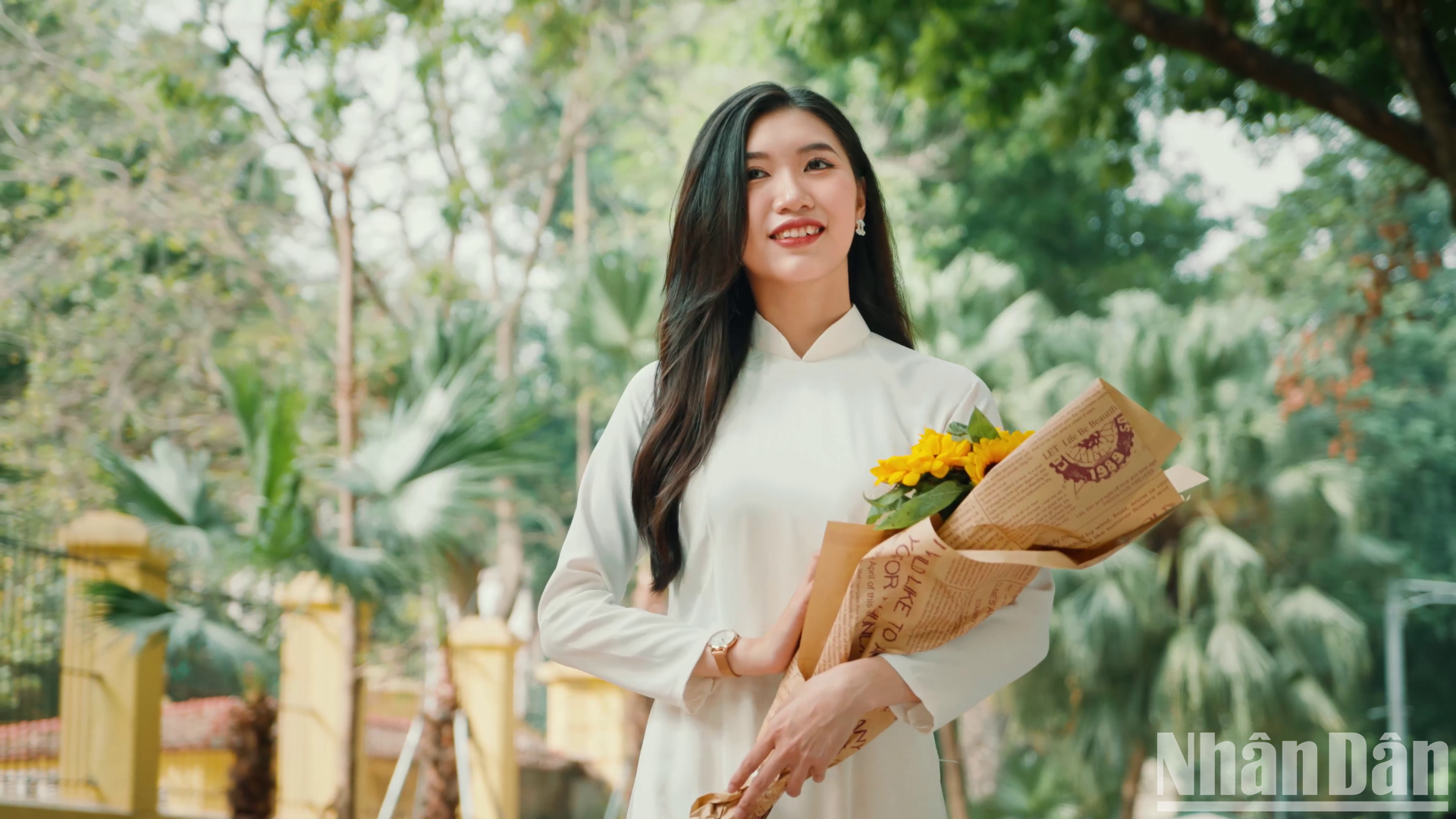 La fresca belleza de una muchacha vietnamita. La fresca belleza de una muchacha vietnamita.