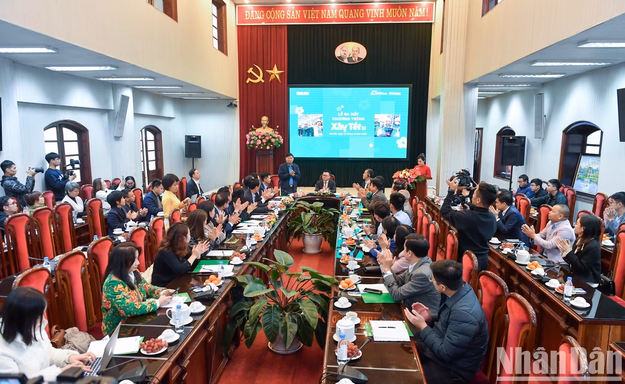 El programa transcurrirá del 23 de diciembre al enero de 2024 en las obras que se construyen en ciudades y provincias como Hanói, Hung Yen, Quang Ninh, Quang Ngai, Ciudad Ho Chi Minh y Binh Duong. La actividad central se efectuará el 9 de enero en el distrito Van Giang, provincia de Hung Yen.
