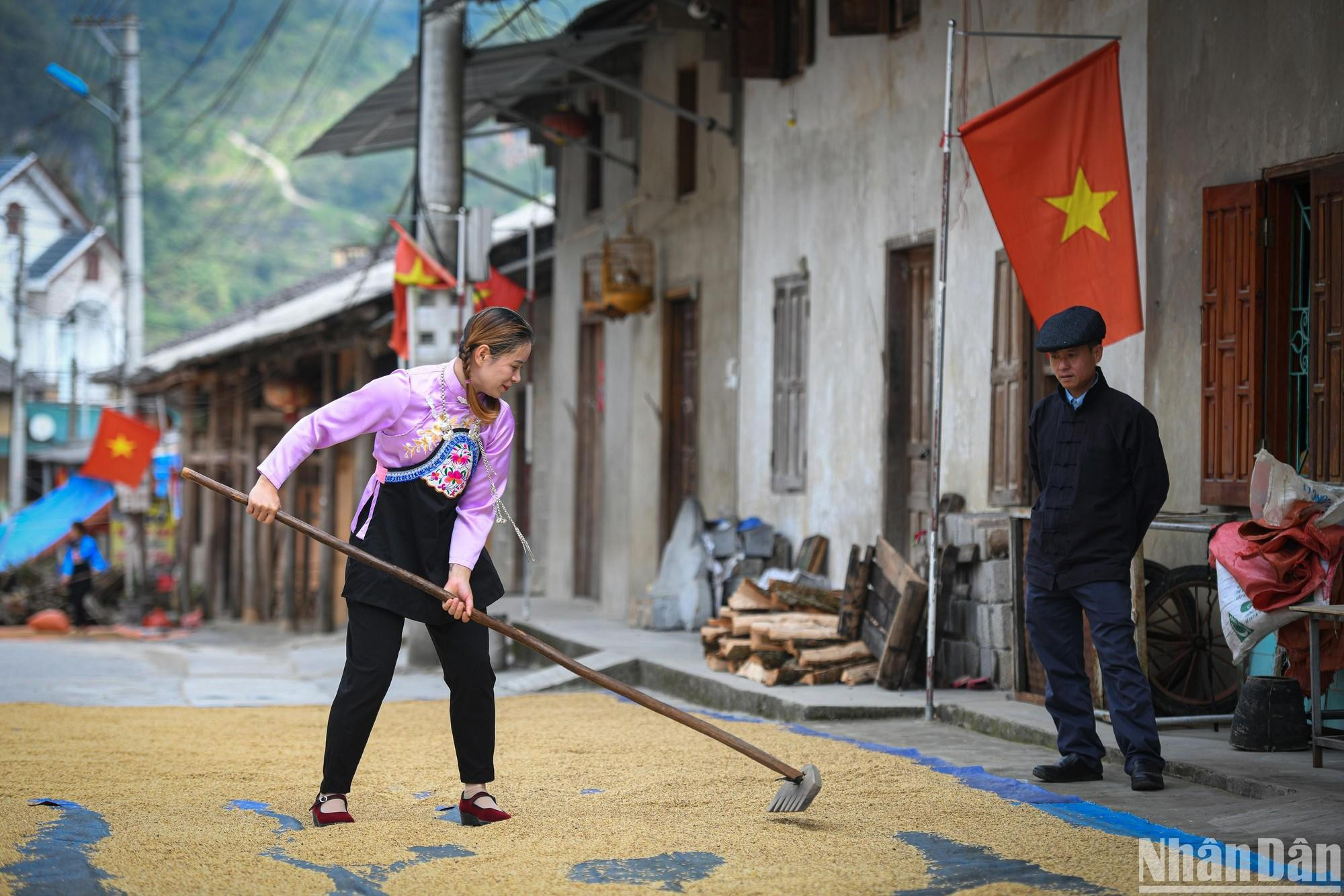 La vida cotidiana de la etnia Hoa se considera una combinación de las culturas vietnamita y china.