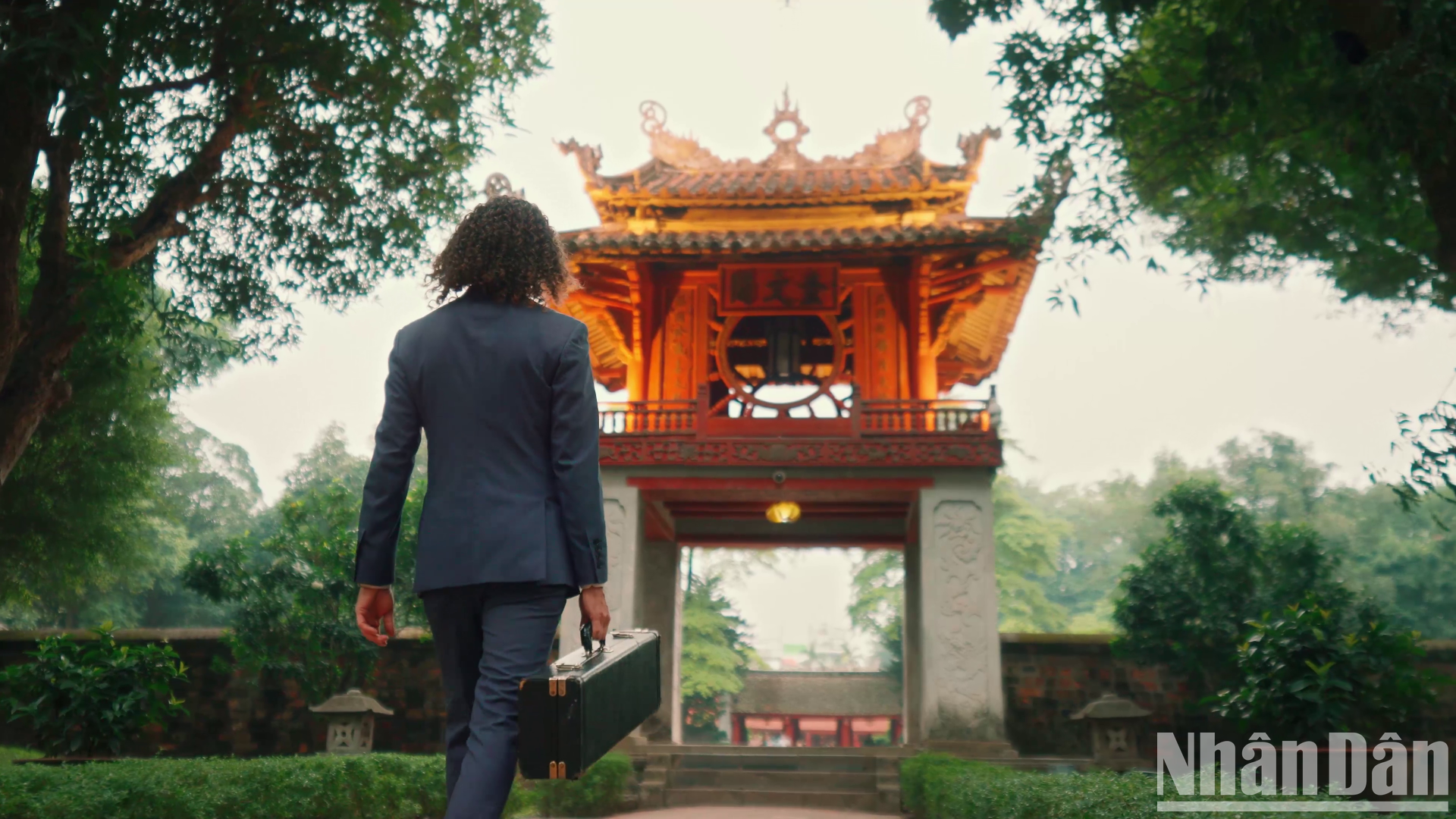 El Templo de la Literatura, la primera universidad de Vietnam. El Templo de la Literatura, la primera universidad de Vietnam.