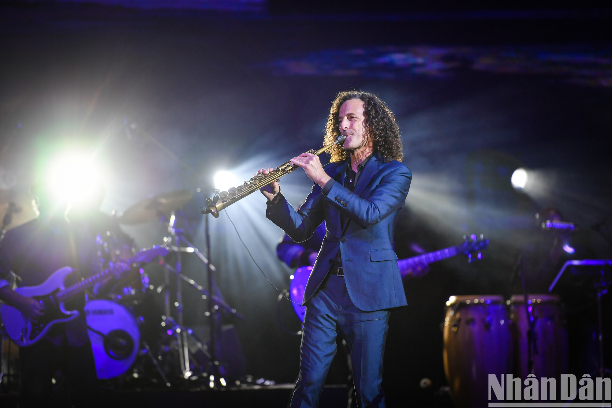 [Foto] El público vietnamita deslumbrado por el concierto de Kenny G