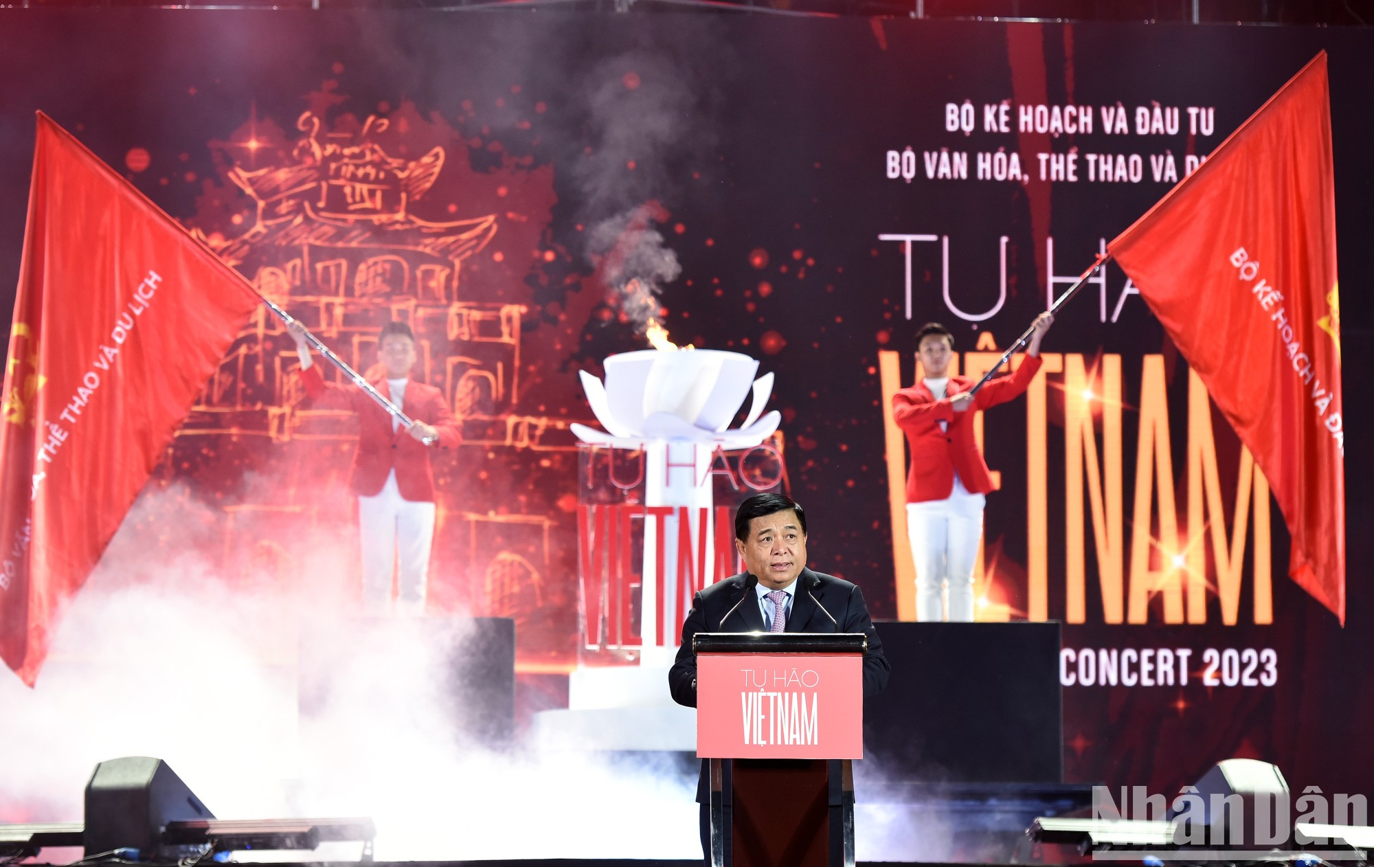 El ministro de Planificación e Inversión, Nguyen Chi Dung, interviene en la celebración.