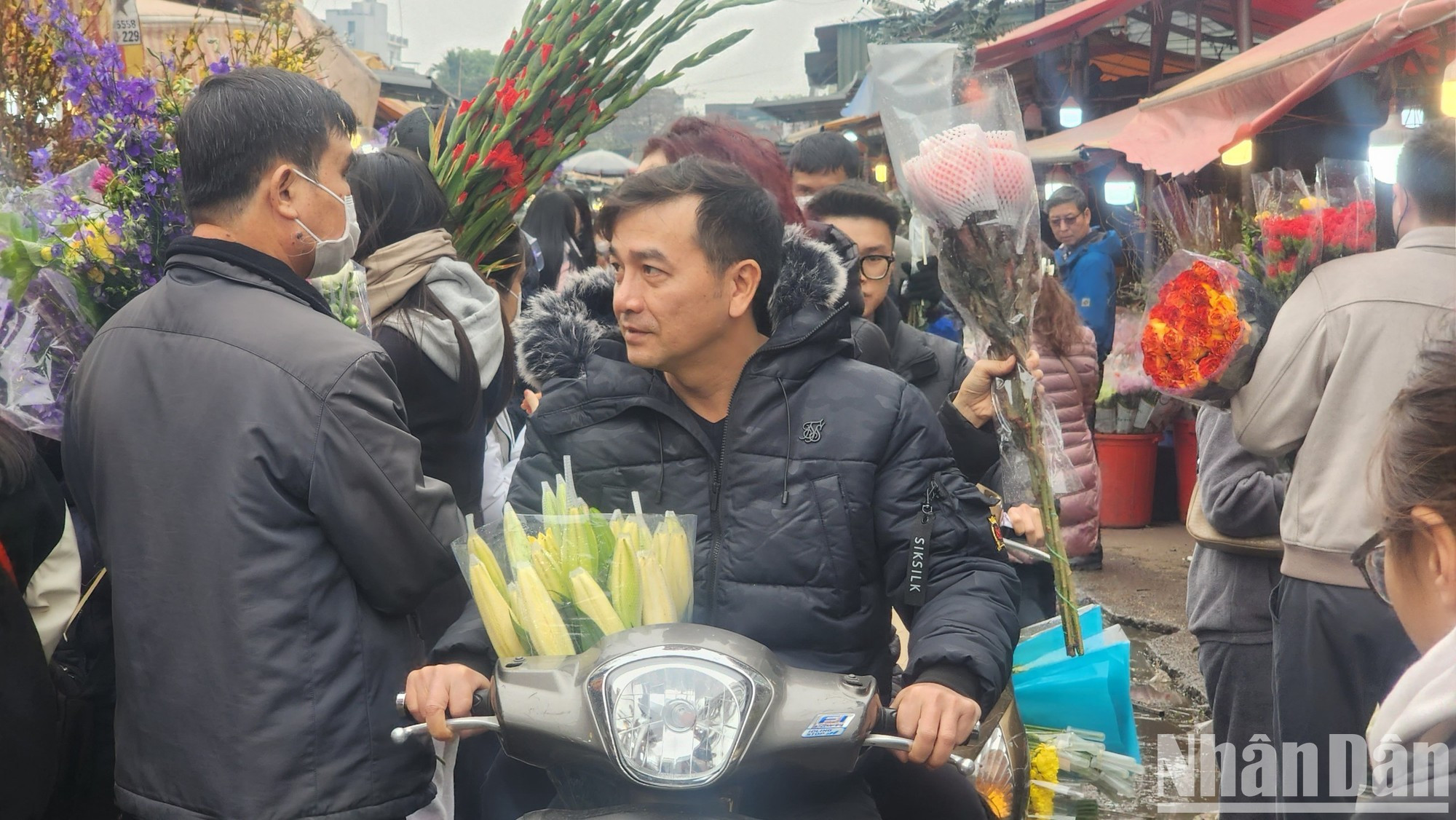 Entre los compradores. Entre los compradores.