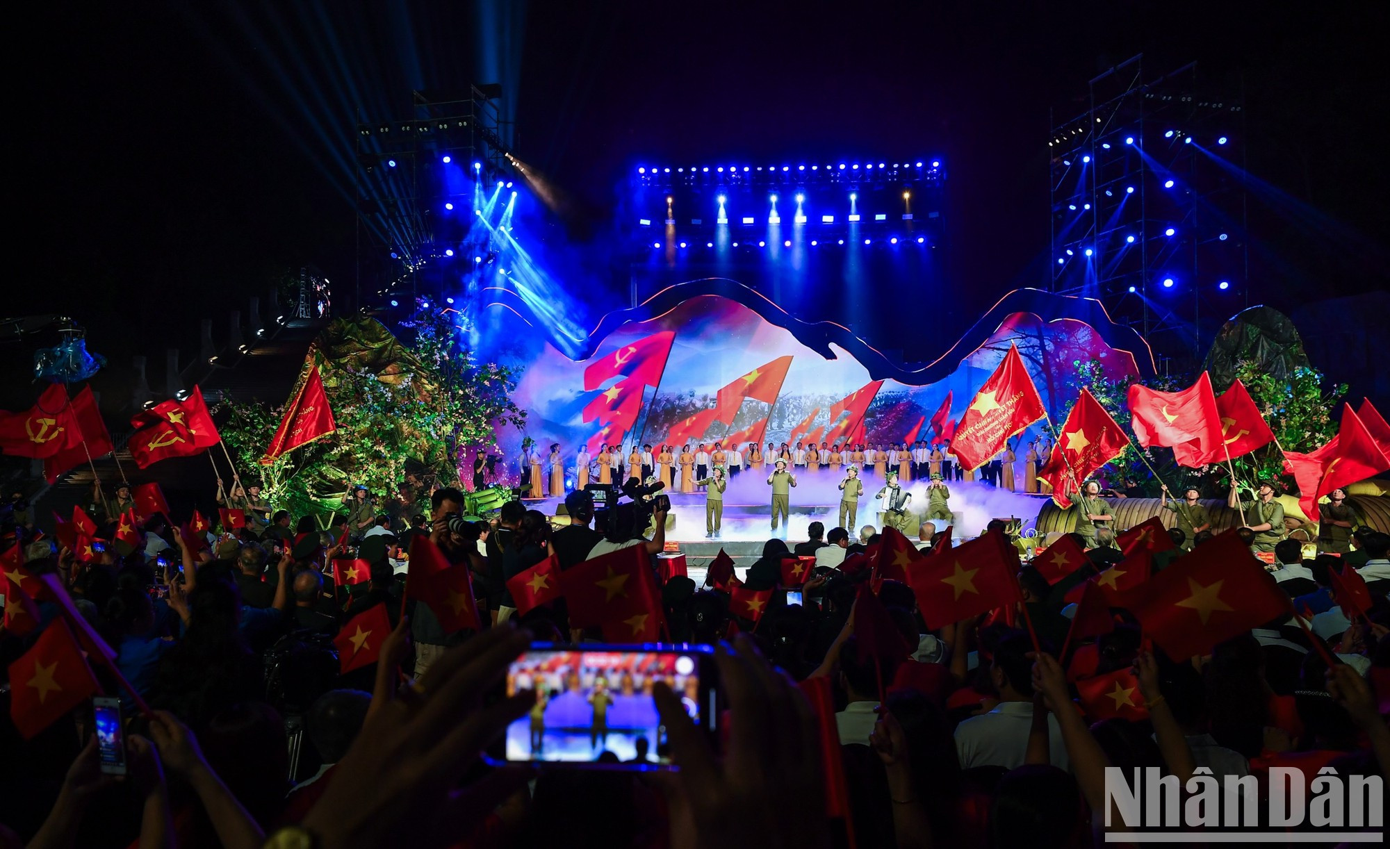 Los residentes de Dien Bien parece revivir momentos heroicos y gloriosos.