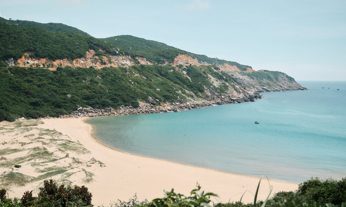 Luego llegan a la playa Mon. Luego llegan a la playa Mon.