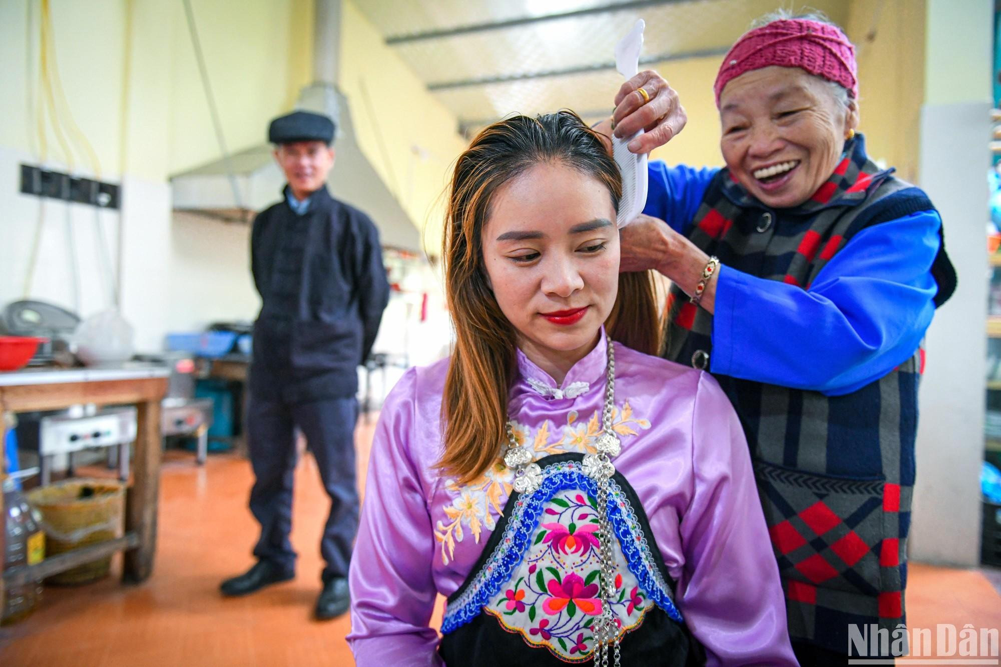 Con su hospitalidad, honestidad y entusiasmo peculiares, los Hoa transmiten una sensación de amistad y cercanía.