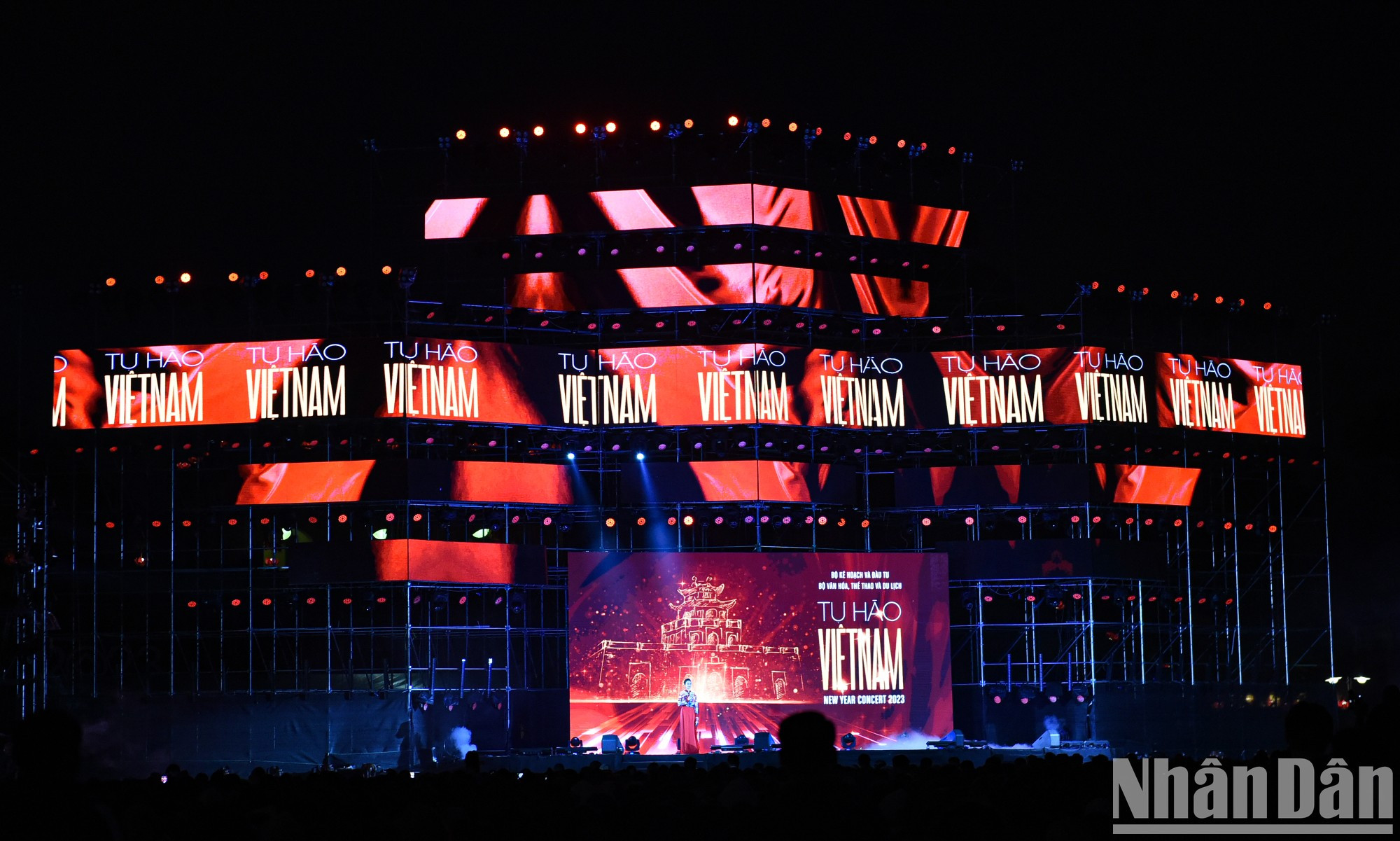 El programa “Orgullo de Vietnam” en la Ciudadela Imperial Thang Long.