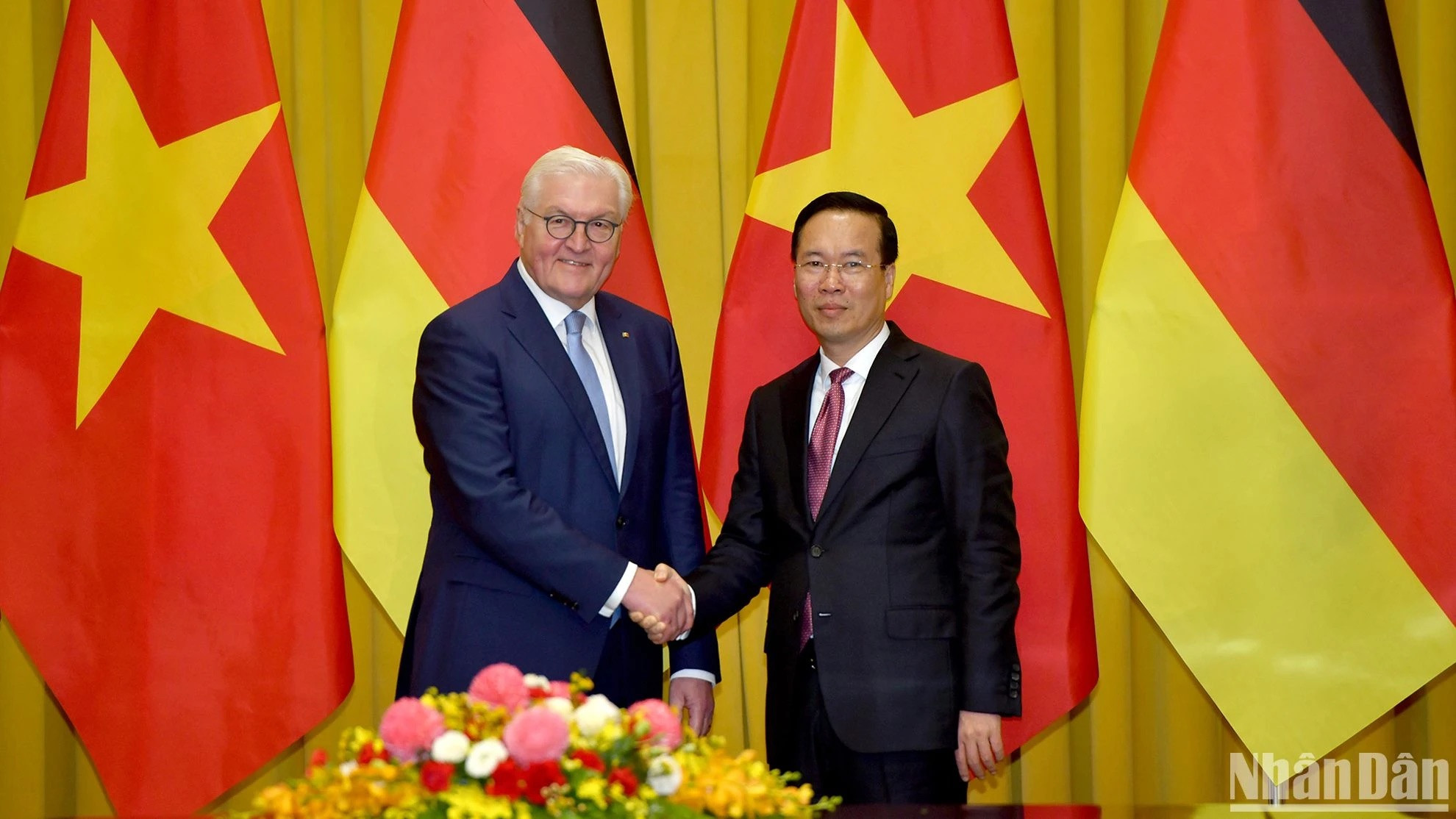 El presidente de Vietnam, Vo Van Thuong, y su homólogo alemán Frank-Walter Steinmeier.