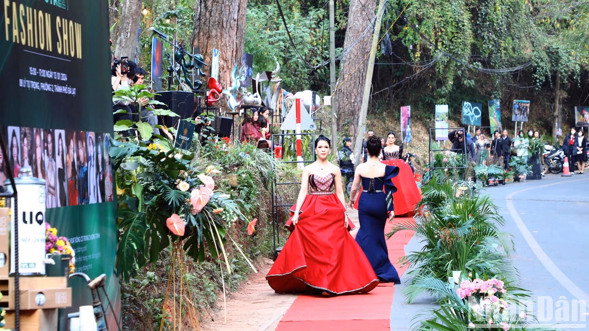 Los creativos vestidos de novia "enciende" una nueva vitalidad.
