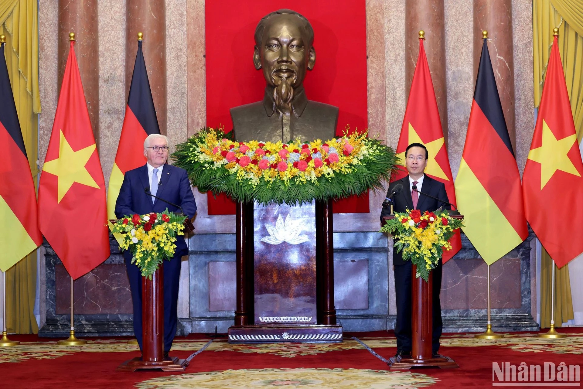 Los dos dirigentes en la conferencia de prensa.