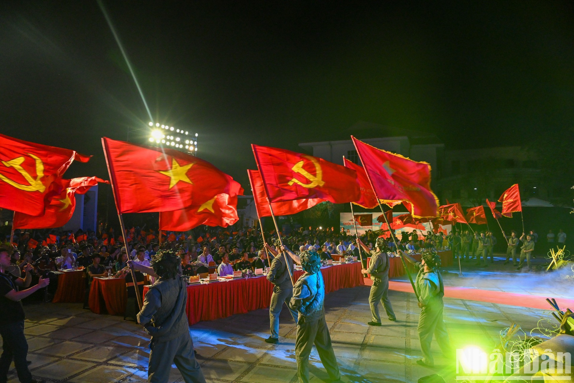 La música, las interpretaciones y las coreografías cuidadosamente elaboradas aportan emoción al público.