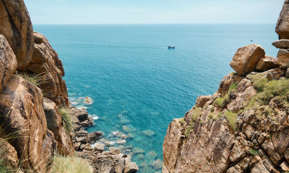 Febrero y agosto son los meses ideales para visitar el mar de Phu Yen. Febrero y agosto son los meses ideales para visitar el mar de Phu Yen.