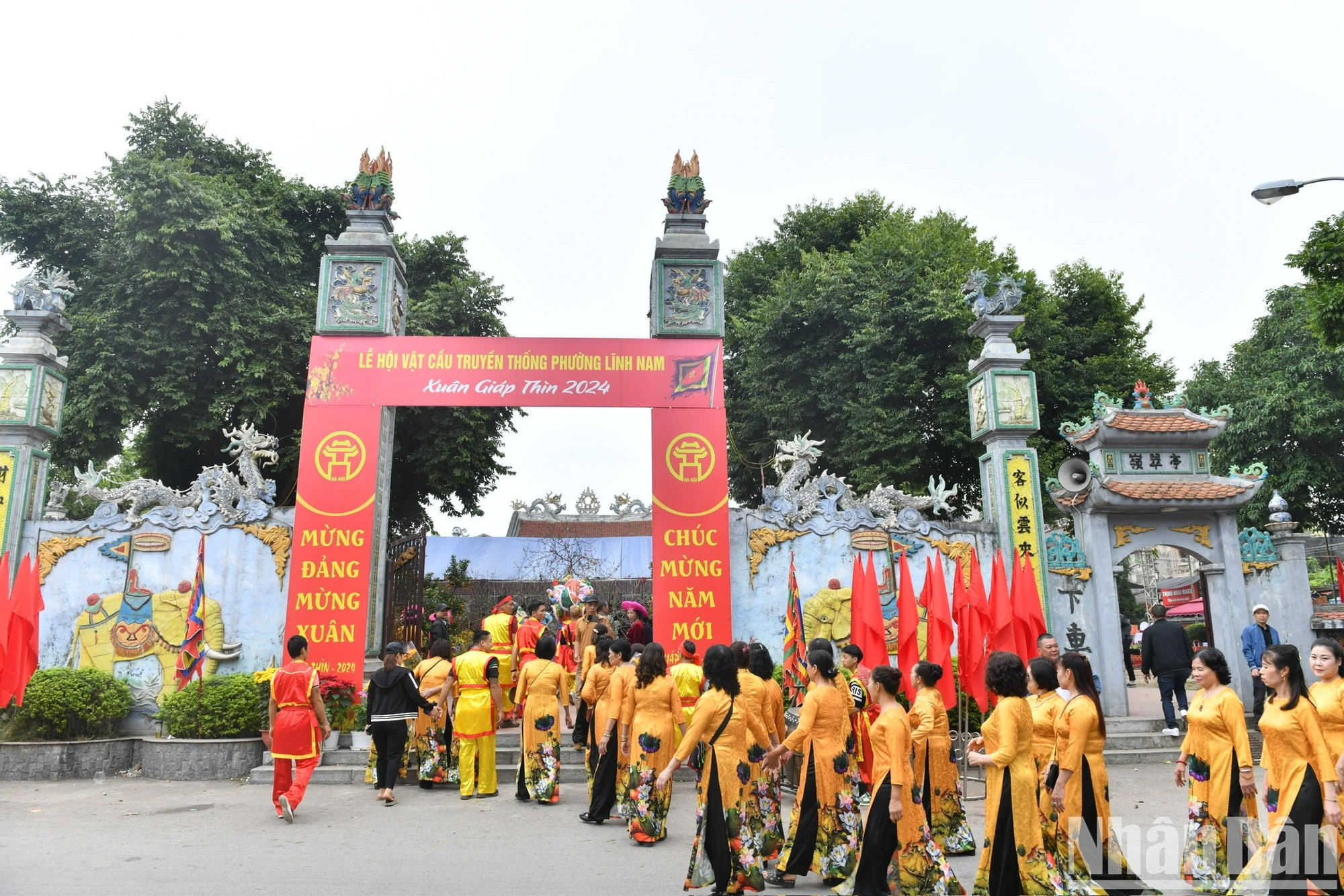 El festival tiene lugar en la casa comunal de Thuy Linh, distrito de Hoang Mai, Hanói.