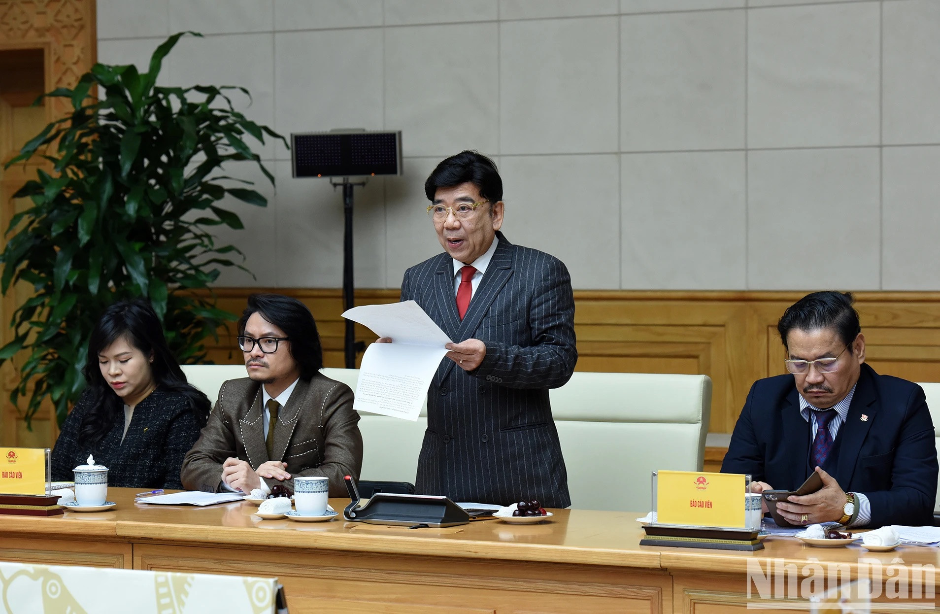 El presidente de la Asociación de Publicidad de Vietnam, Nguyen Truong Son, aporta detalles sobre las tendencias y desafíos en las actividades publicitarias.