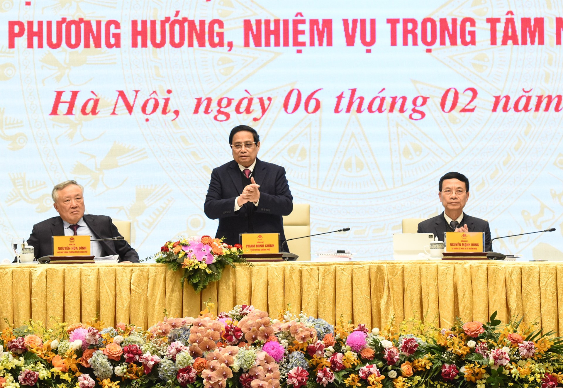 El jefe de Gobierno preside la reunión.