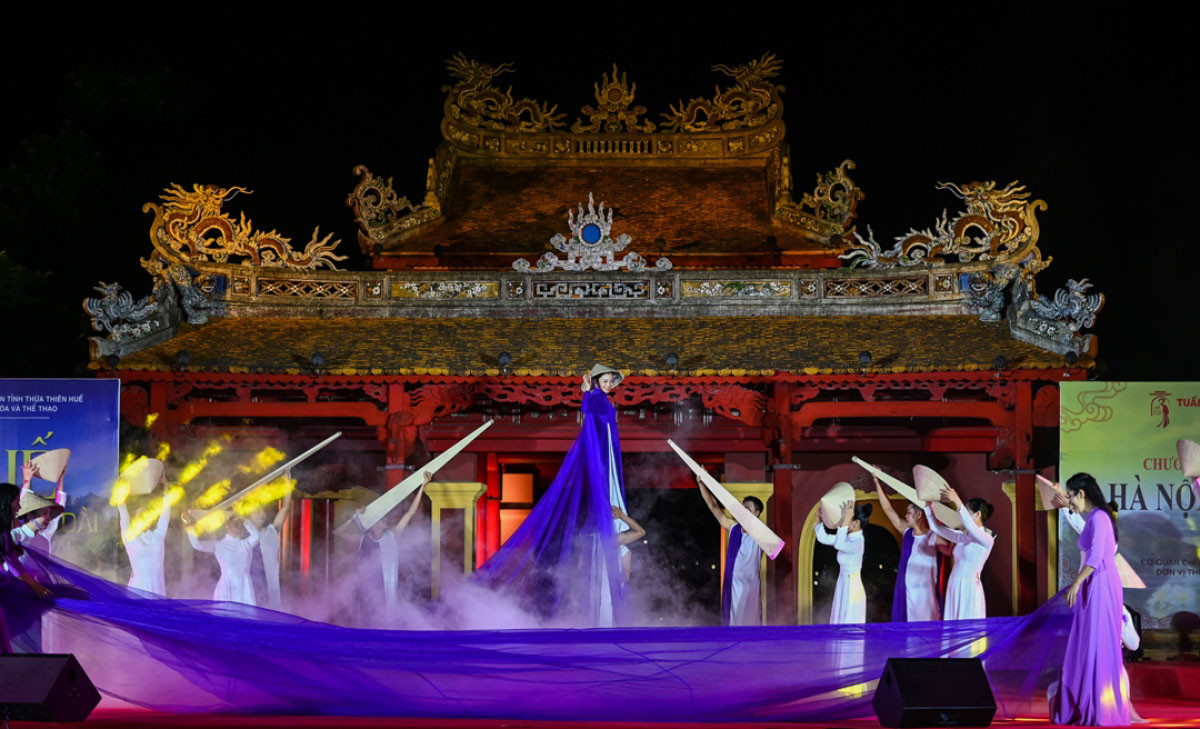 Entre sus actividades figura el programa artístico “Hanói - Hue - Saigón”, bautizado con los nombres de las mayores ciudades del norte, el centro y el sur de Vietnam. Entre sus actividades figura el programa artístico “Hanói - Hue - Saigón”, bautizado con los nombres de las mayores ciudades del norte, el centro y el sur de Vietnam.