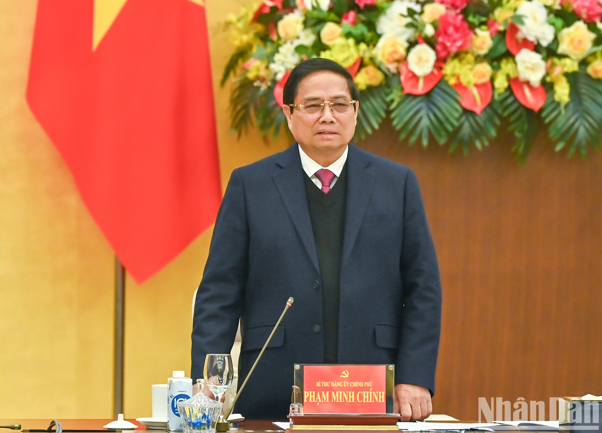 El secretario del Comité del Partido en el Gobierno y primer ministro, Pham Minh Chinh, tiene la palabra. El secretario del Comité del Partido en el Gobierno y primer ministro, Pham Minh Chinh, tiene la palabra.