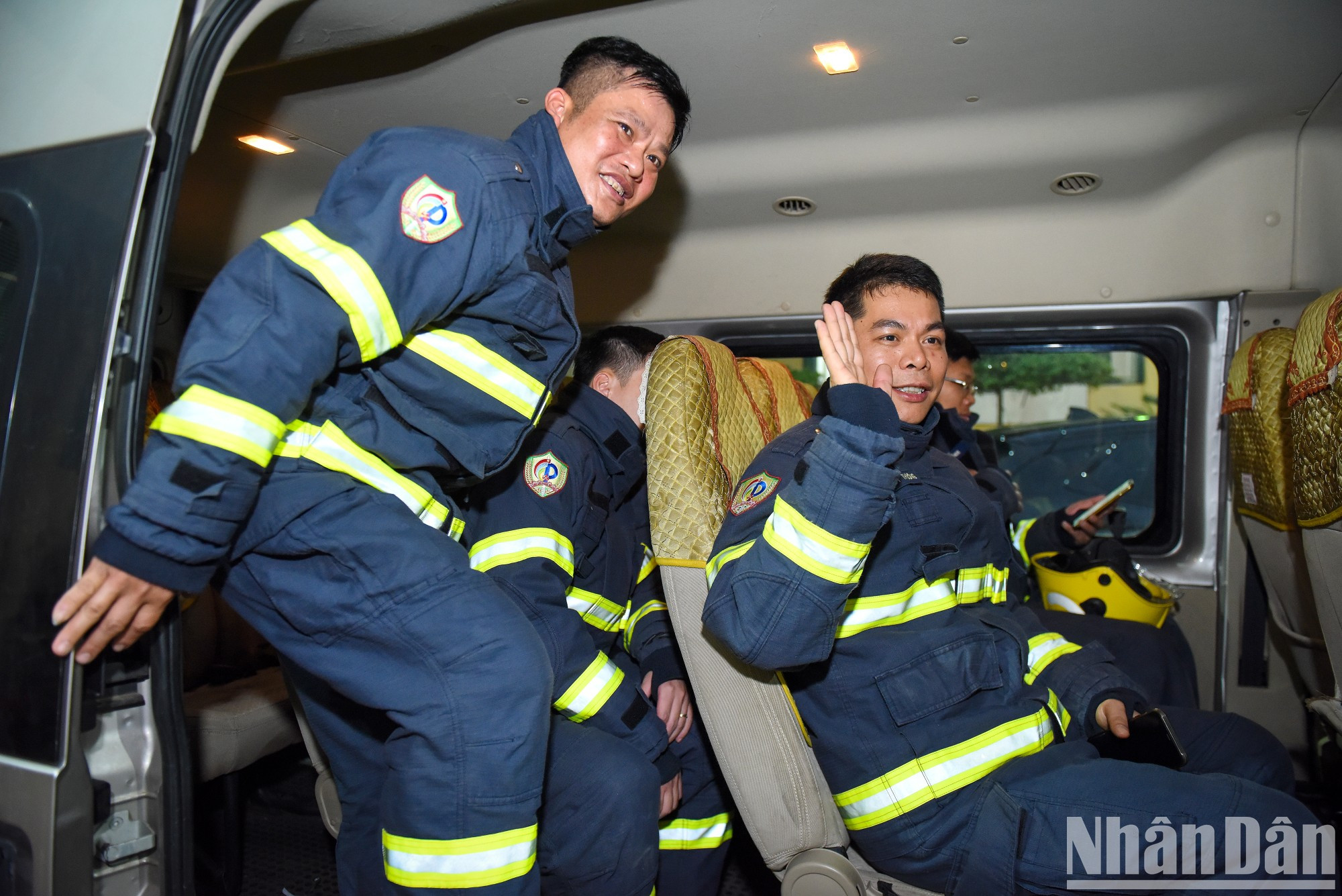 Todos se muestran determinados a cumplir esta tarea de primordial importancia. Todos se muestran determinados a cumplir esta tarea de primordial importancia.