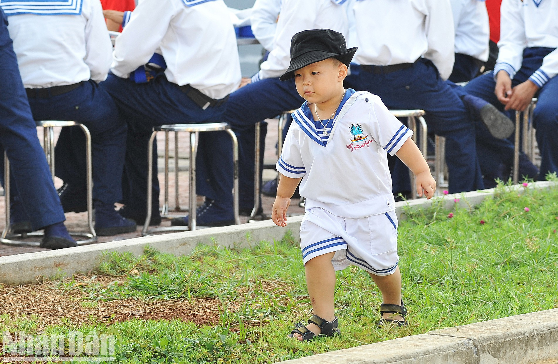 Pequeños ciudadanos de la isla de Da Tay A.