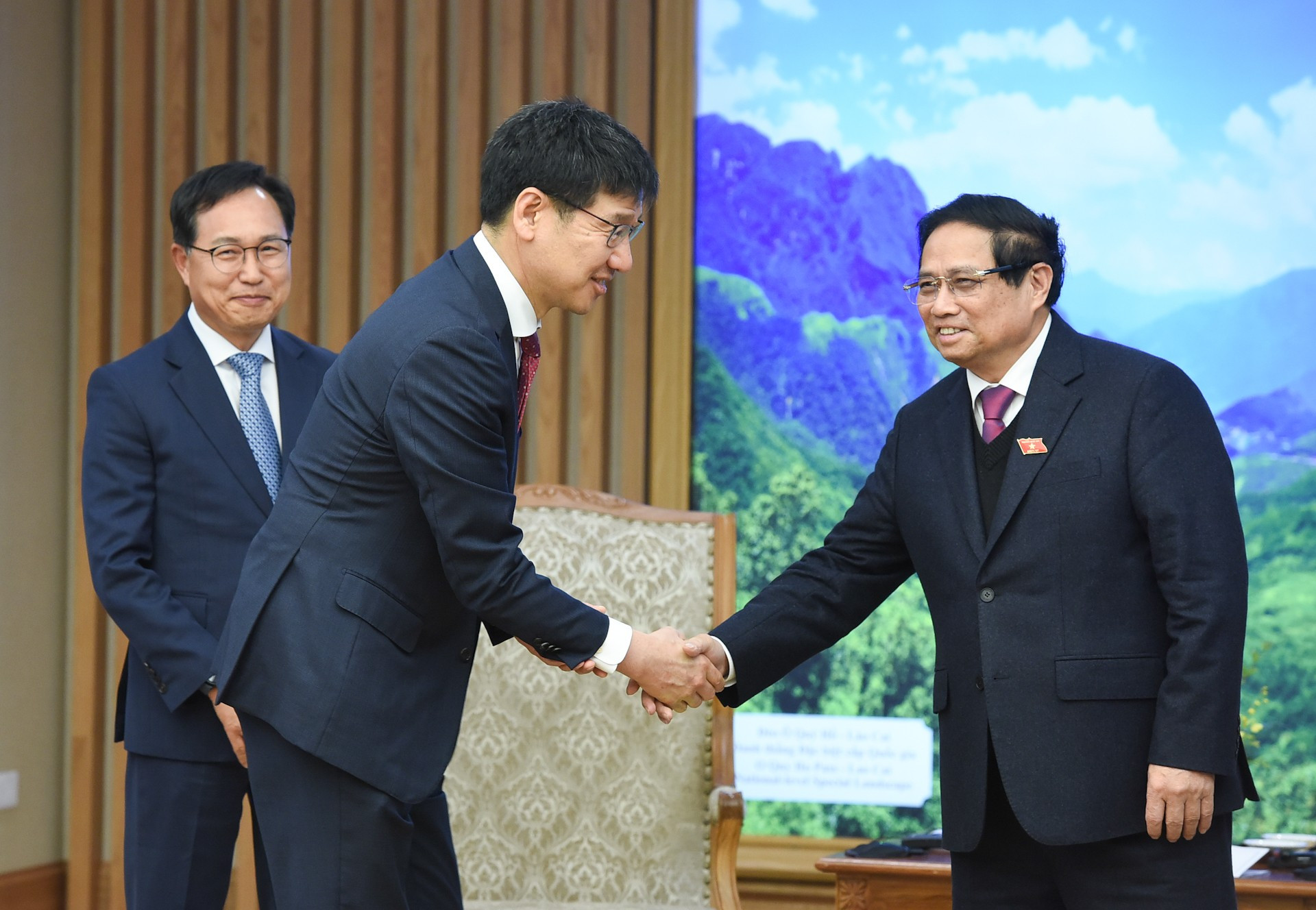 El primer ministro Pham Minh Chinh recibe a Na Ki Hong, quien asumirá como director general de Samsung Vietnam. El primer ministro Pham Minh Chinh recibe a Na Ki Hong, quien asumirá como director general de Samsung Vietnam.