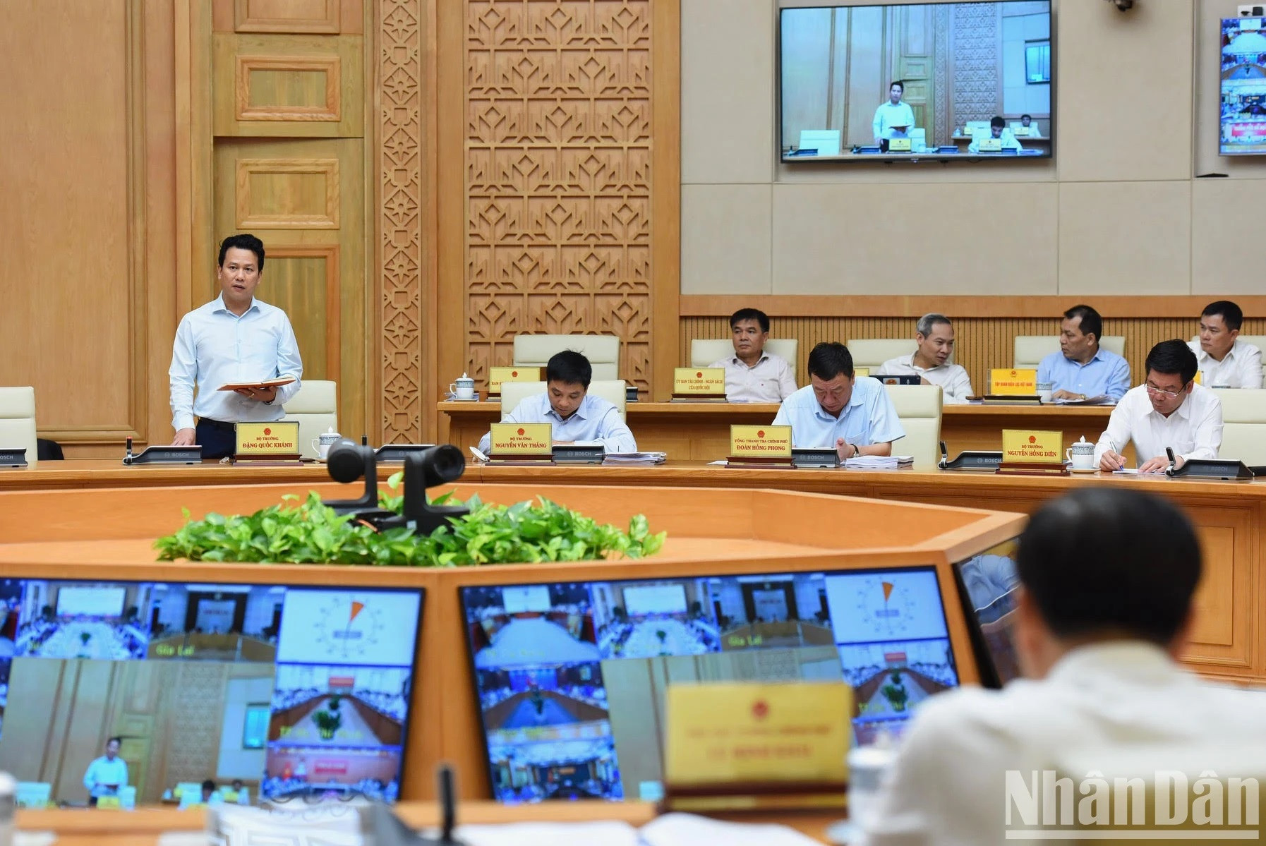 El ministro de Recursos Naturales y Medio Ambiente, Dang Quoc Khanh.