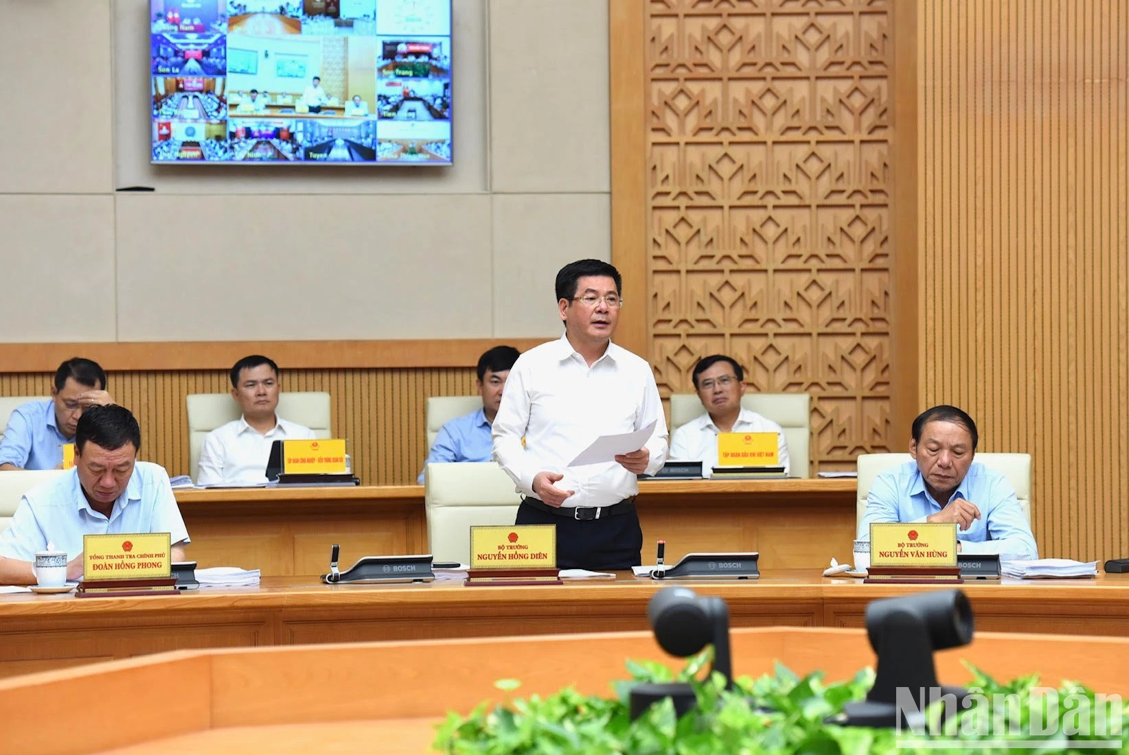 El ministro de Industria y Comercio, Nguyen Hong Dien.