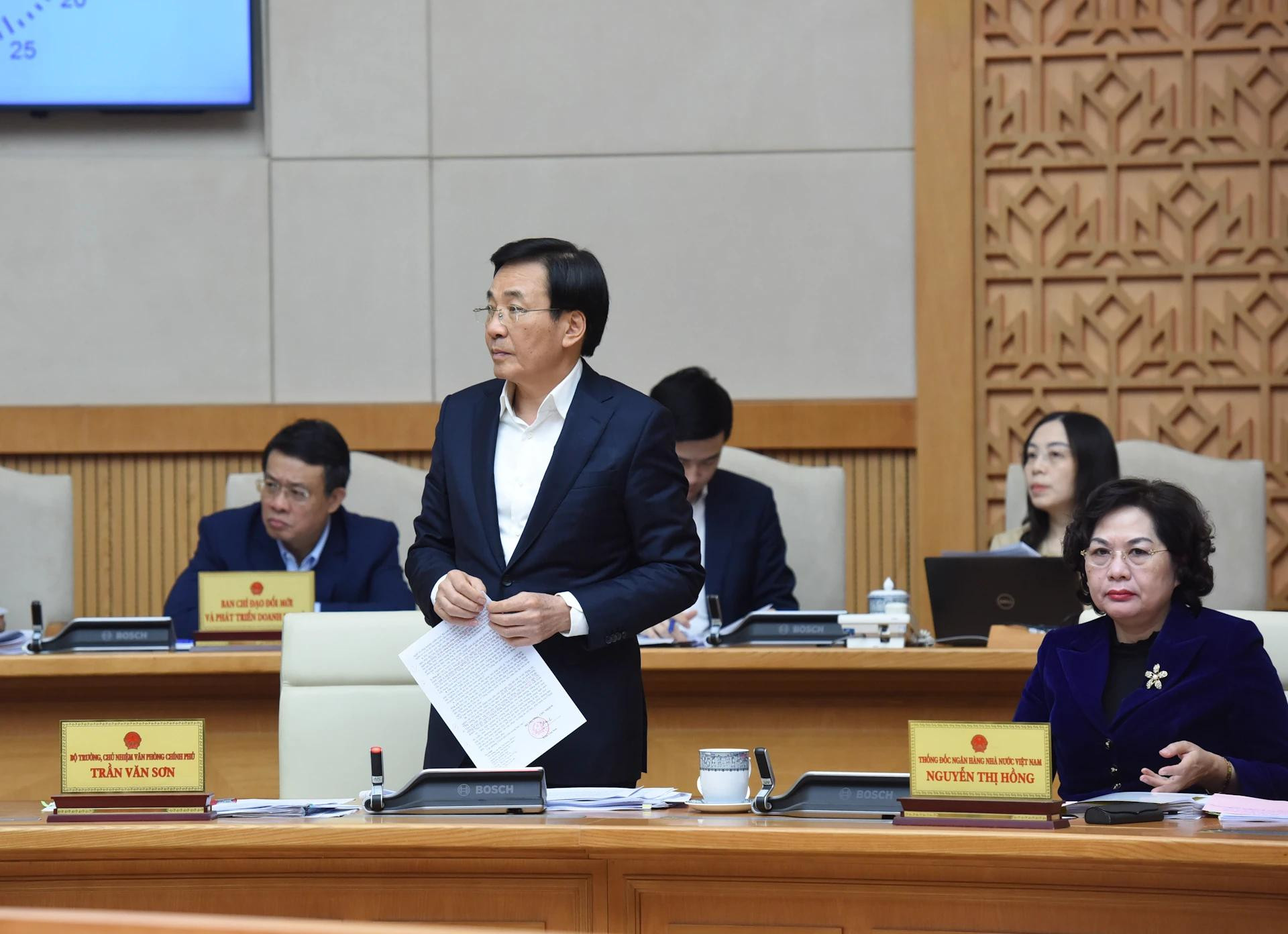 El ministro y jefe de la Oficina Gubernamental, Tran Van Son. El ministro y jefe de la Oficina Gubernamental, Tran Van Son.