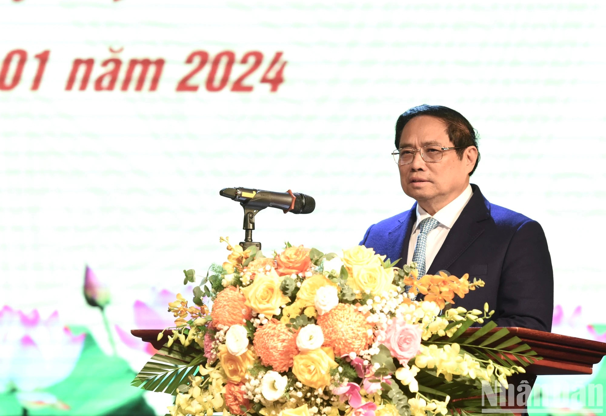 El jefe de Gobierno da palabras. El jefe de Gobierno da palabras.