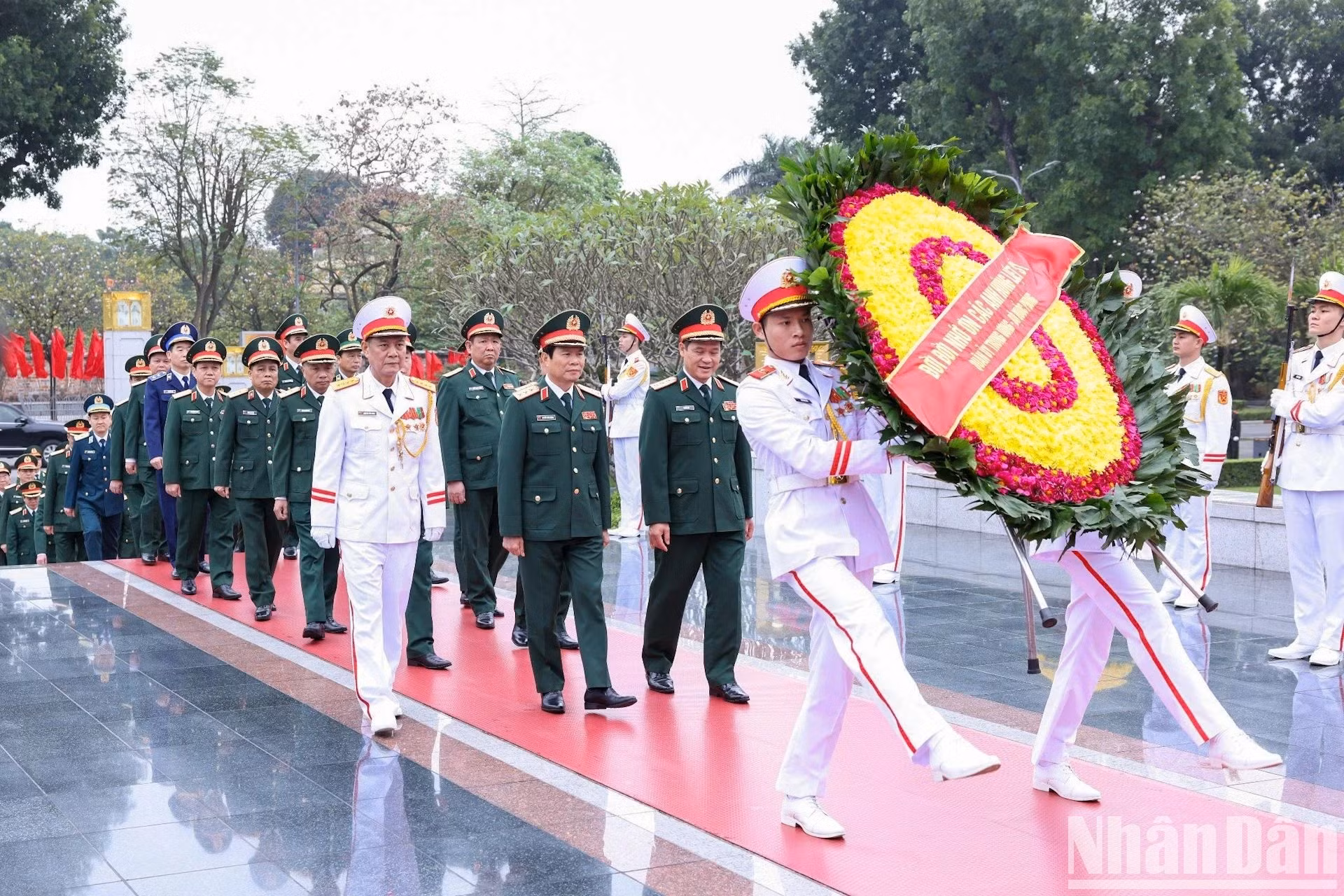 Delegados de la Comisión Militar Central y el Ministerio de Defensa.