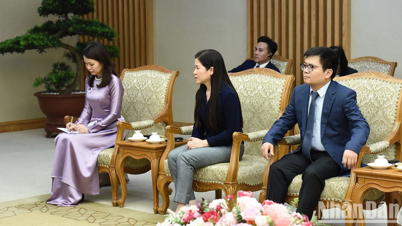 Representantes del Gobierno vietnamita. Representantes del Gobierno vietnamita.