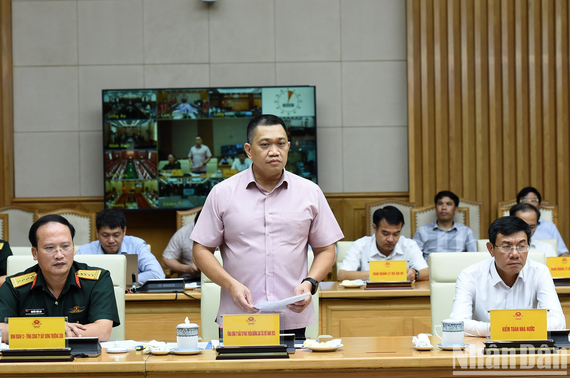 Un representante de la Corporación de Inversiones para el Desarrollo de Autopistas de Vietnam (VEC).