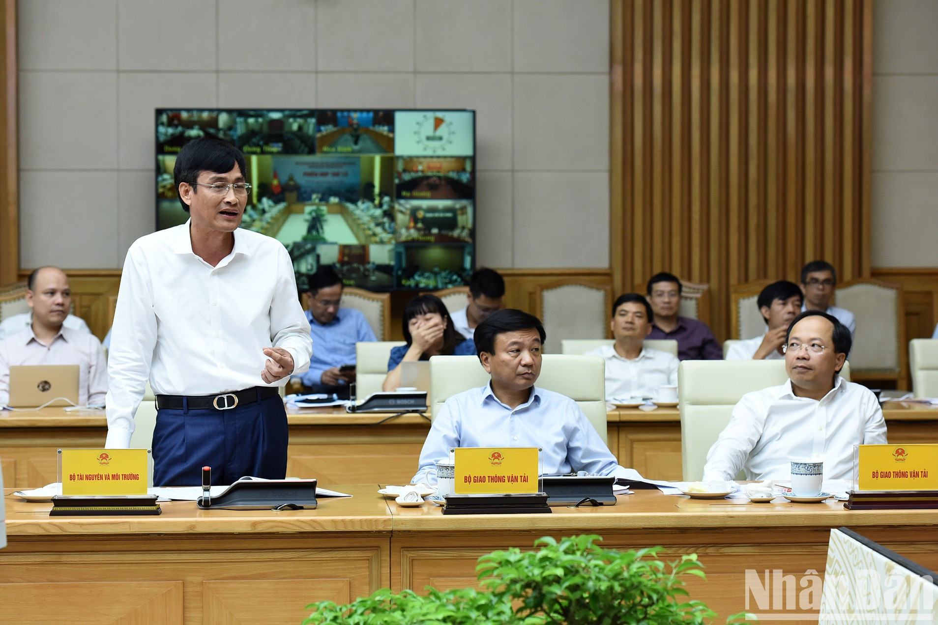 Un delegado del personal directivo del Ministerio de Recursos Naturales y Medio Ambiente.
