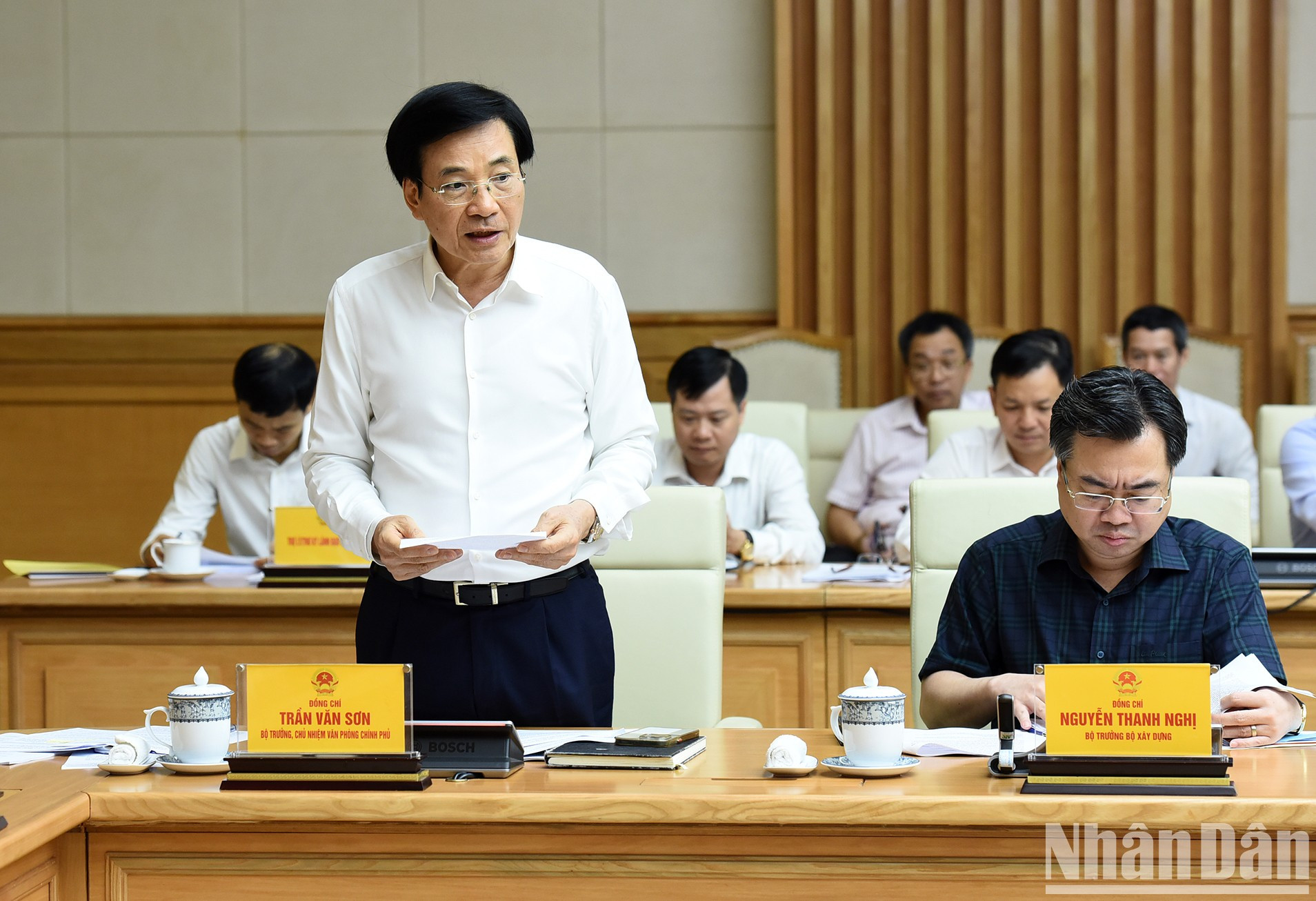 El ministro y jefe de la Oficina del Gobierno, Tran Van Son.